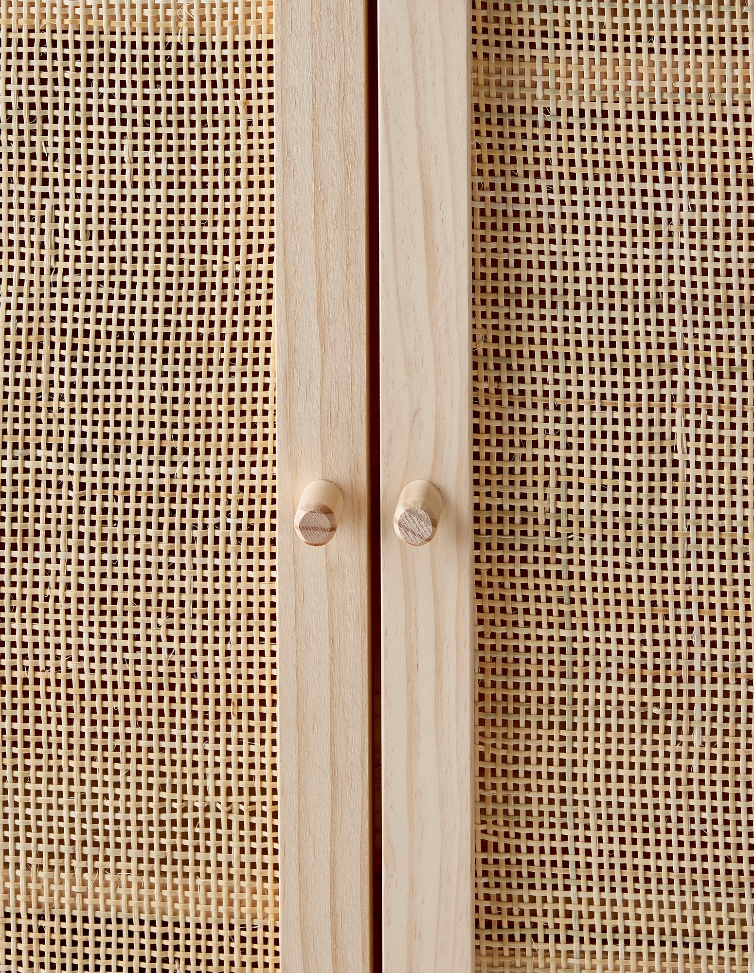 Træskab | Fyrretræ/rattan. 70 x 40 x 110 cm. | Nature