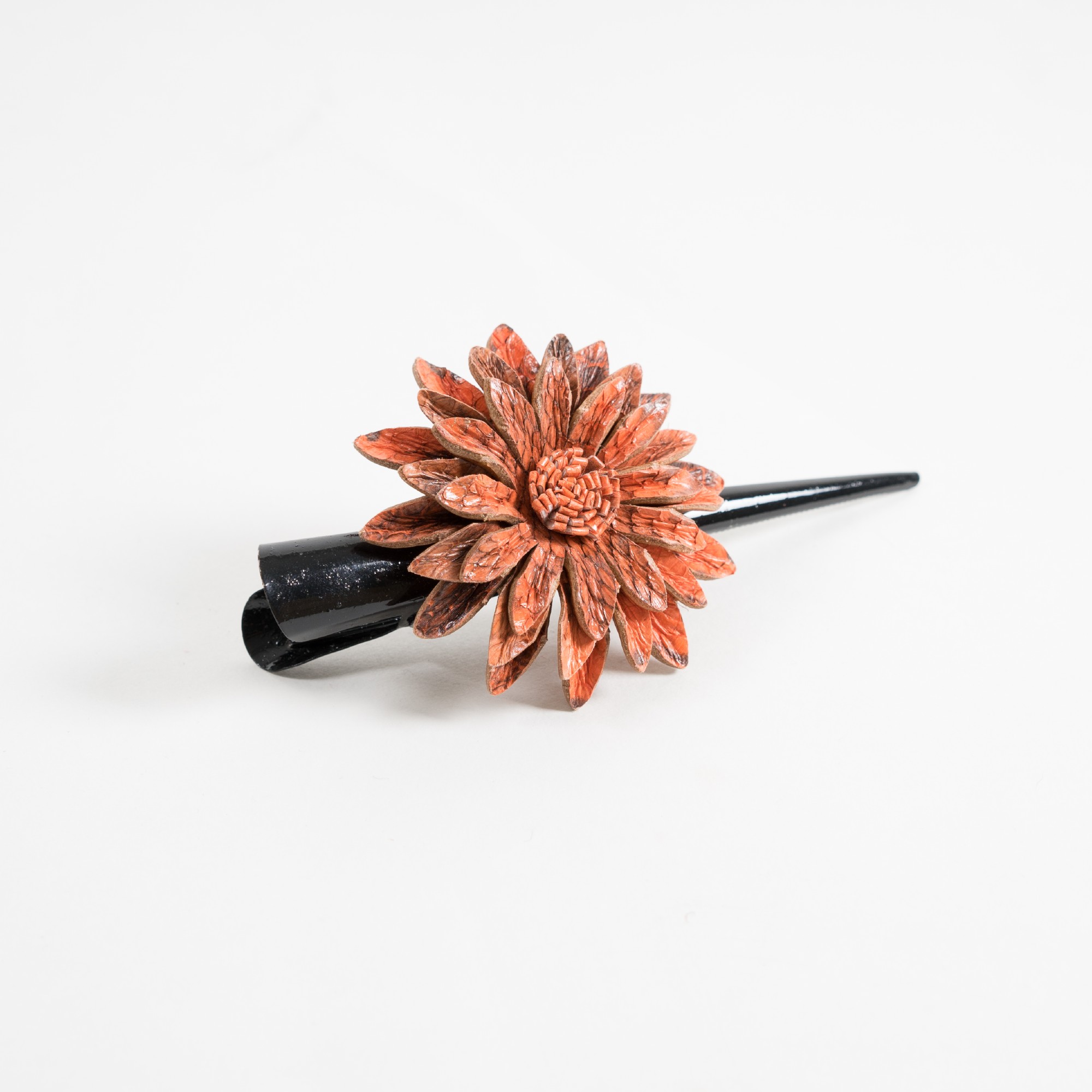 Haarklammer 'Blume', aus Holz und Leder, orange, B 15 cm, Ø 6 cm günstig bestellen
