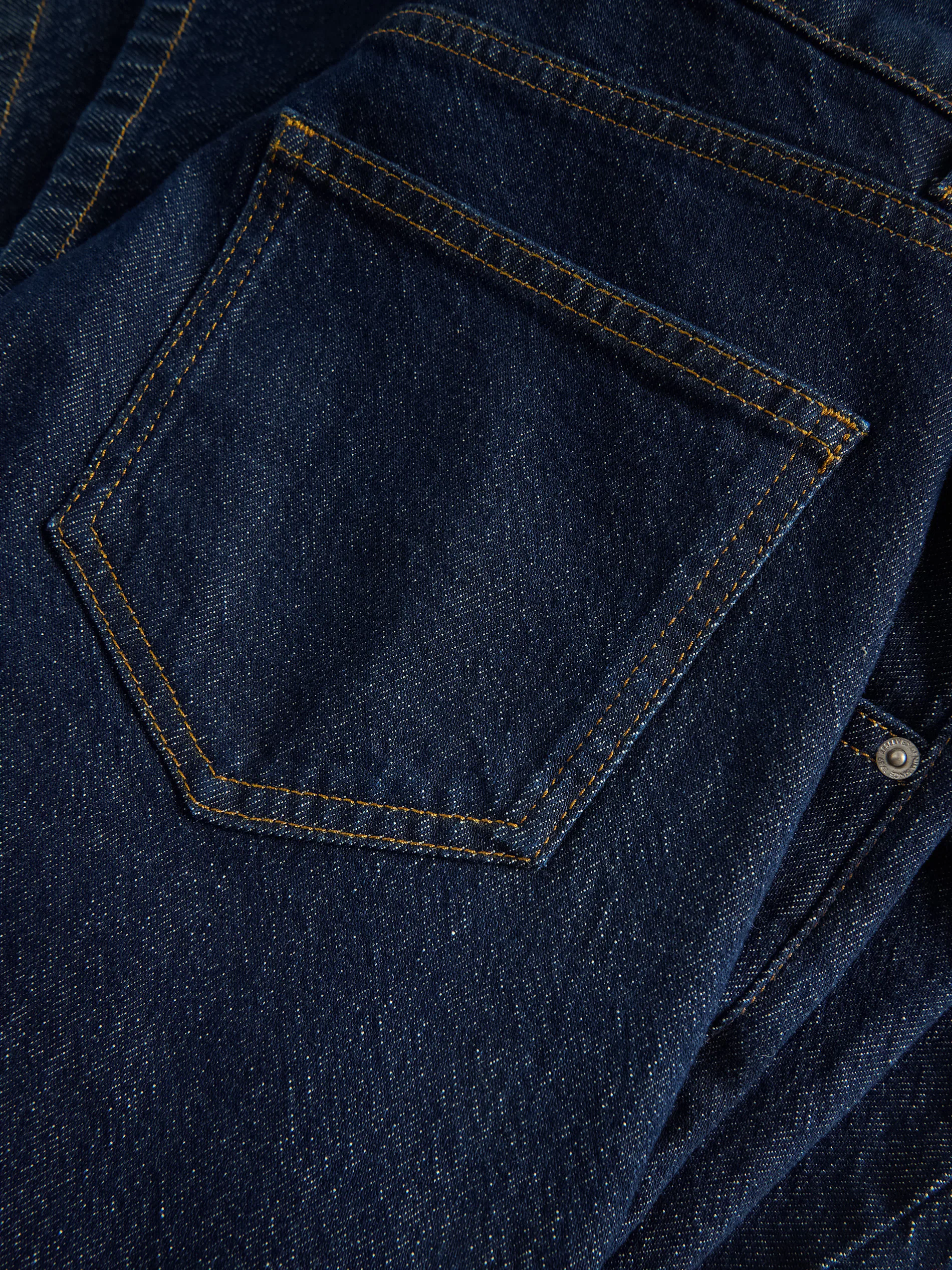 Barrel-Leg-Jeans