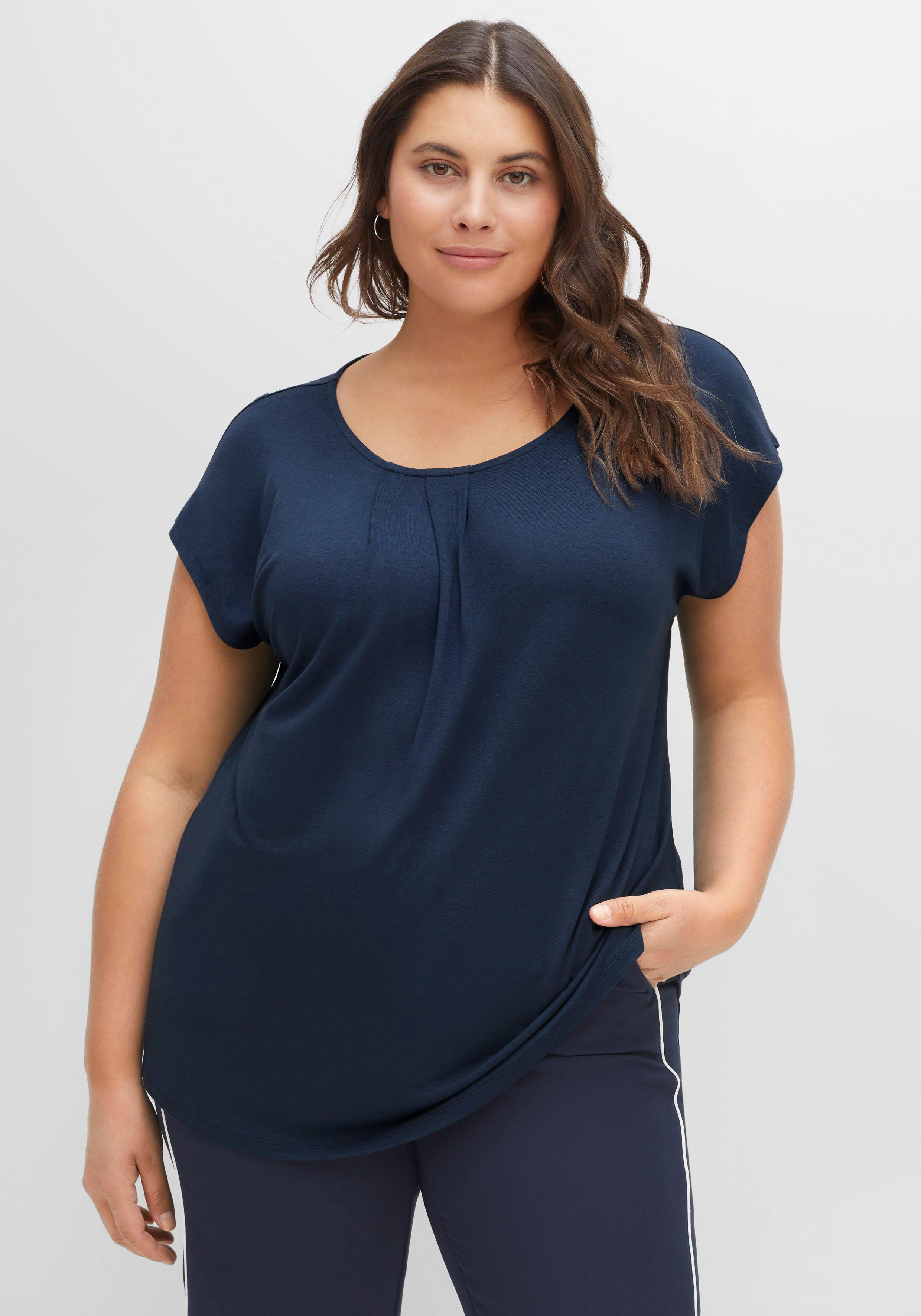 Shirt mit Falten seitlich am Ausschnitt