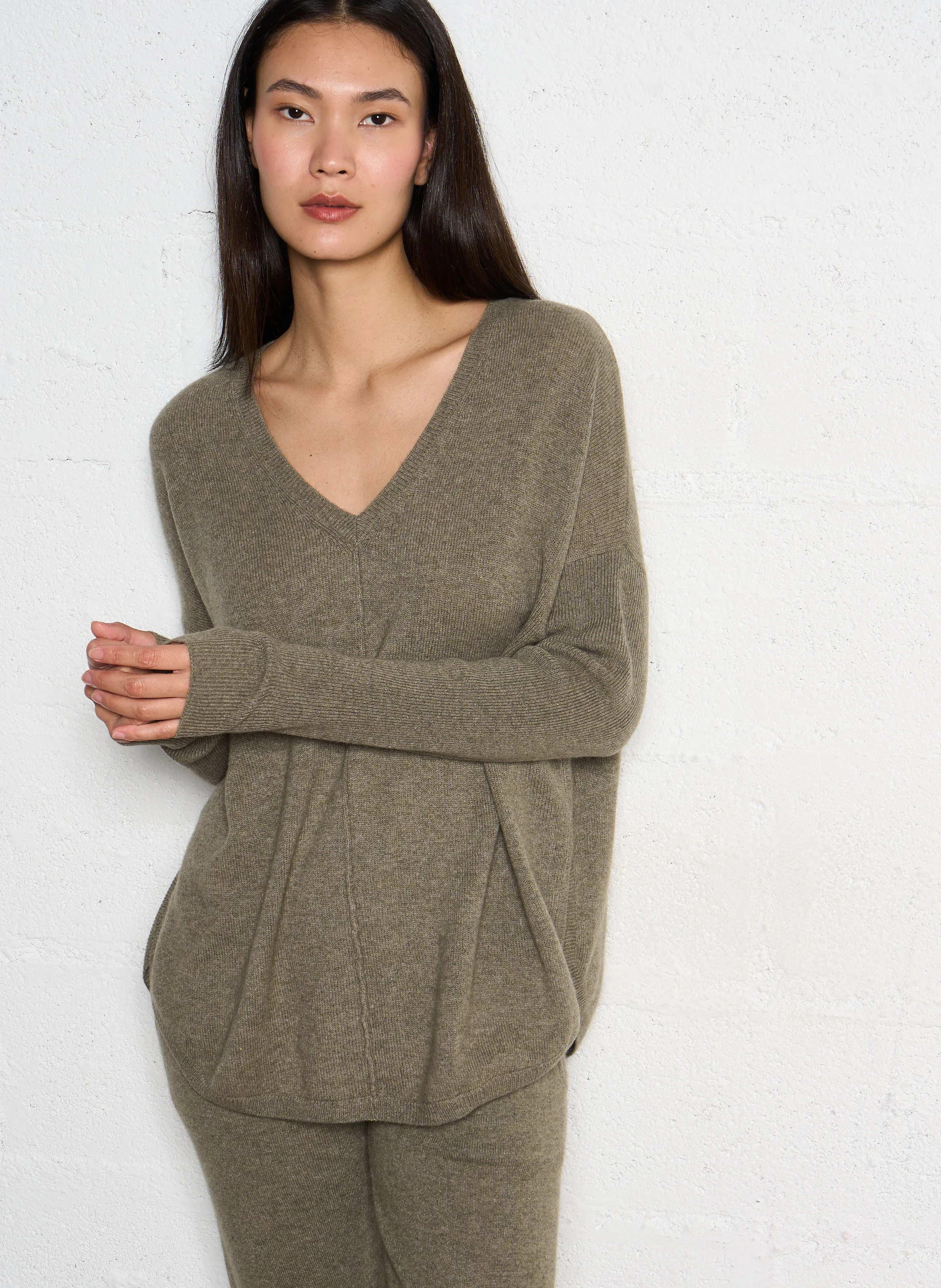 MISHA - Pull col V oversize en cachemire | Vert