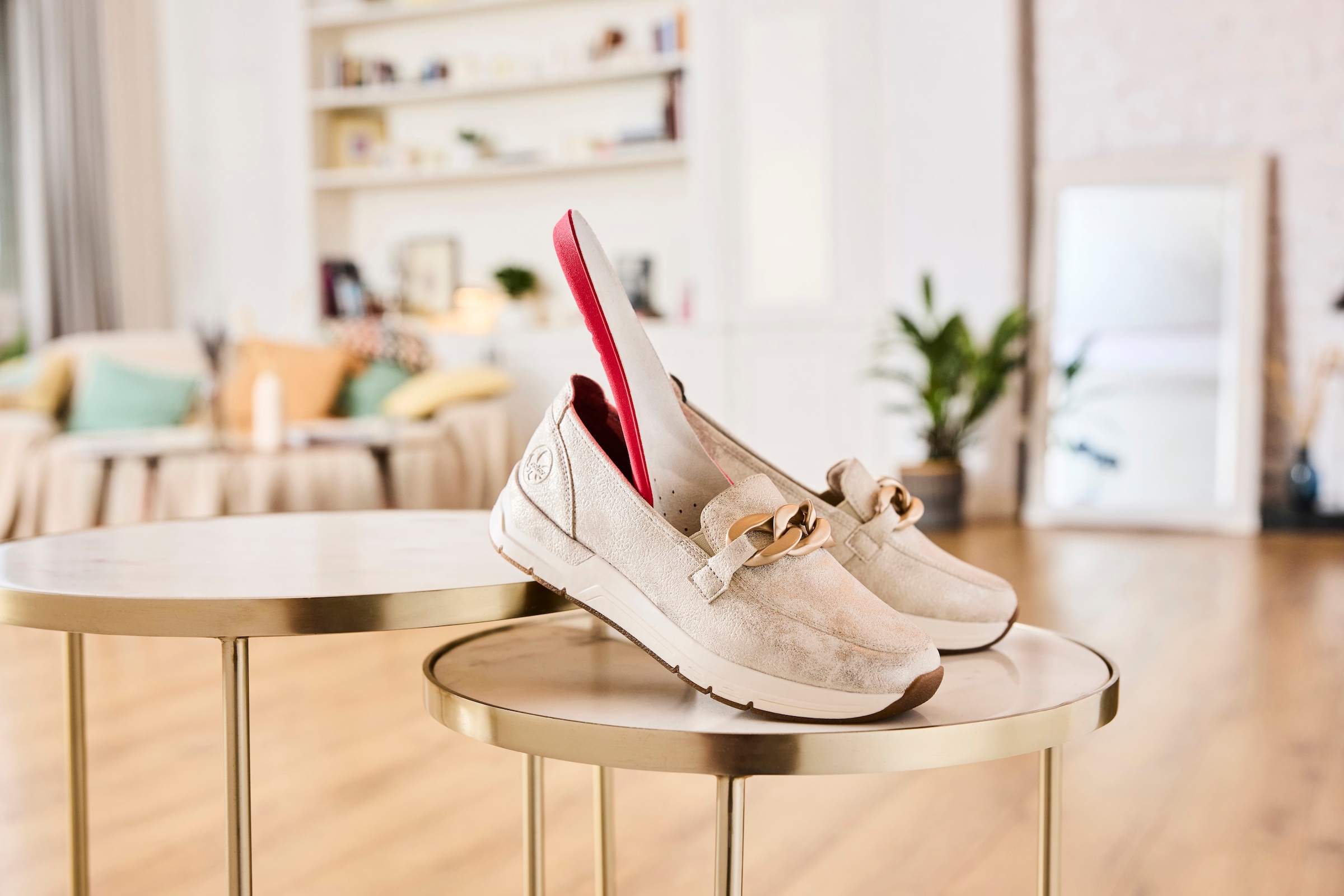 Rieker Loafer  , Slipper, Slip-on Sneaker, Halbschuh mit modischer Zierkette