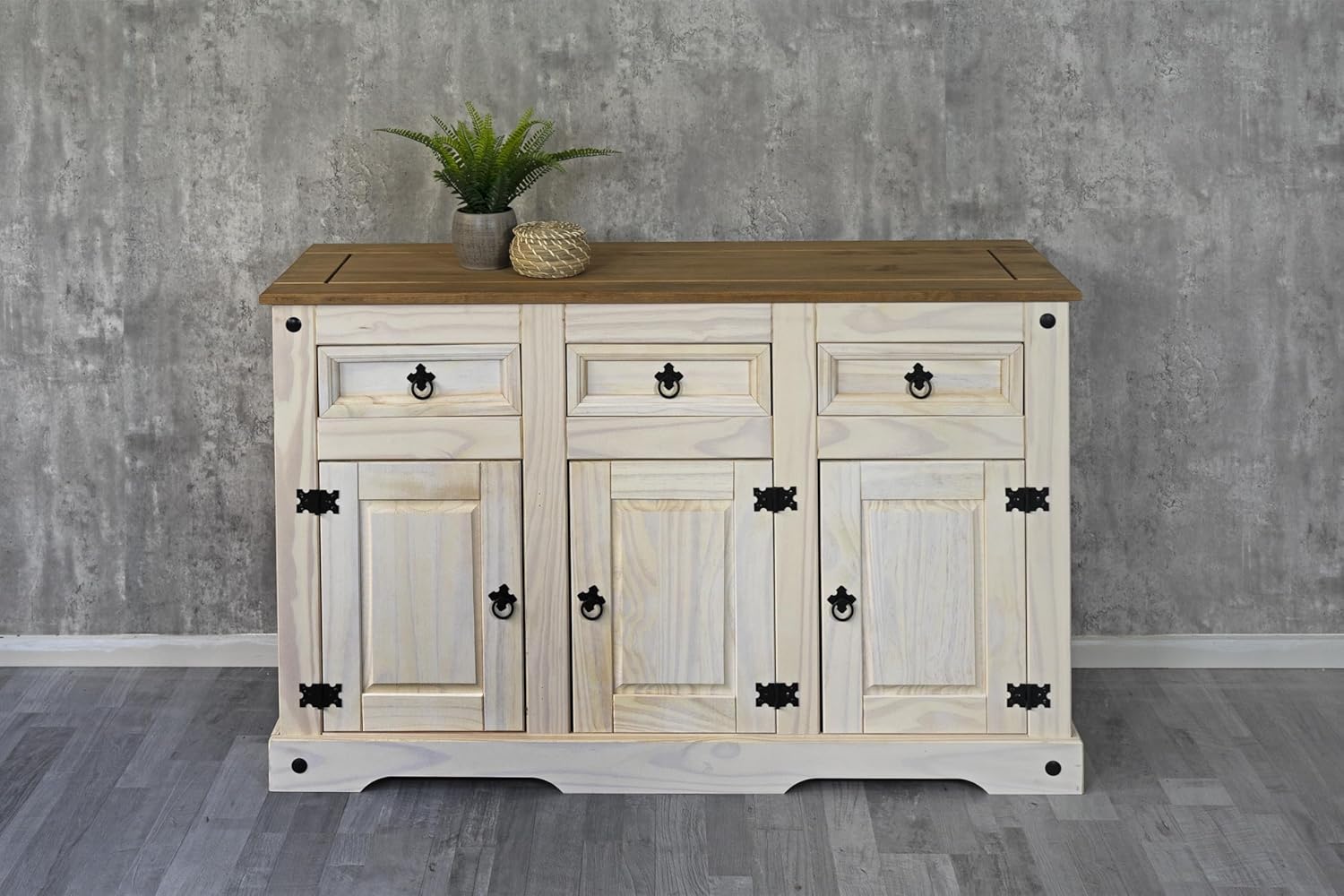 SAM Sideboard Cancun, Pinienholz massiv, weiß lasiert, Kommode mit 3 Türen & 3 Schubladen, Schwarze Metallgriffe, honigfarbene Deckplatte