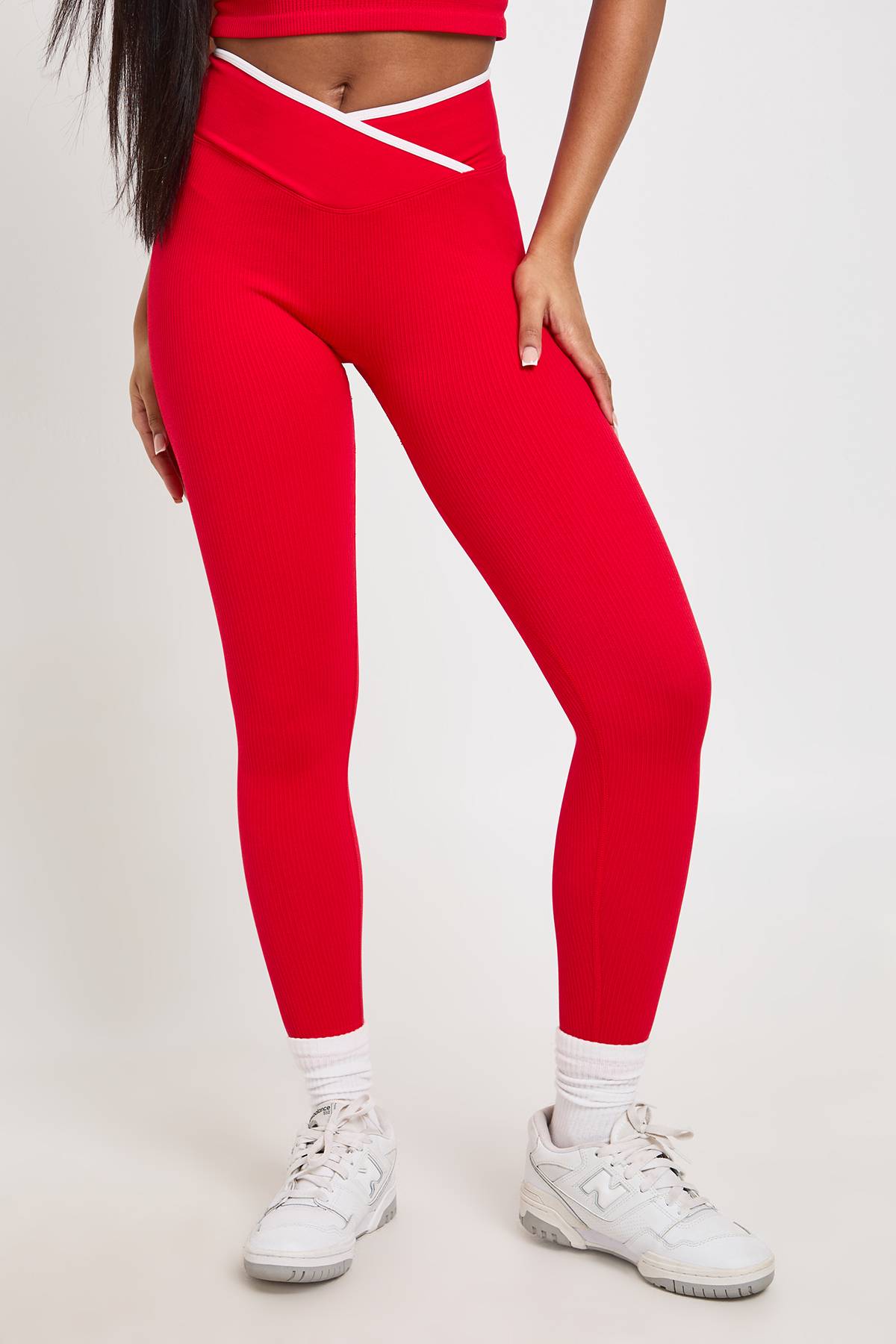 boohoo Legging Actif Sans Couture Côtelé Galbant Avec Détail Froncé Fessier Et Bandes Contrastées