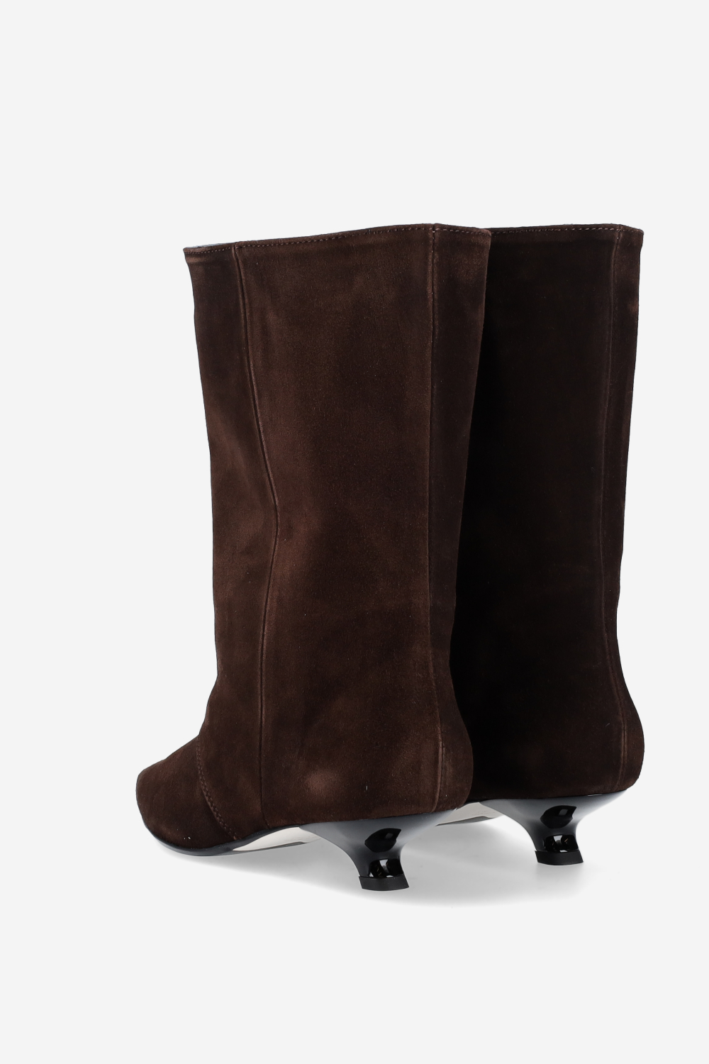 Unforgettable suede boots