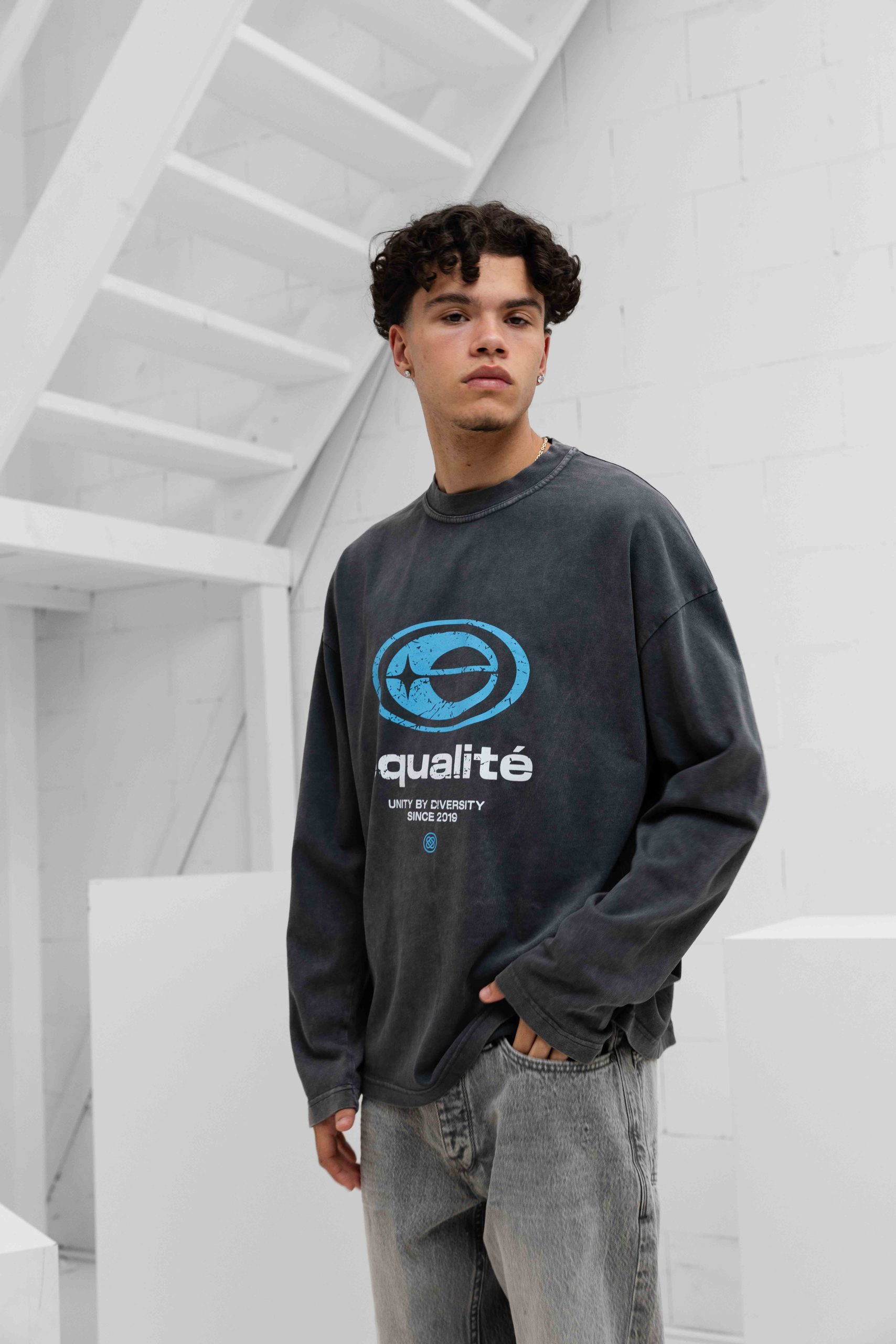 Equalité Elan Oversized Longsleeve Heren Donkergrijs