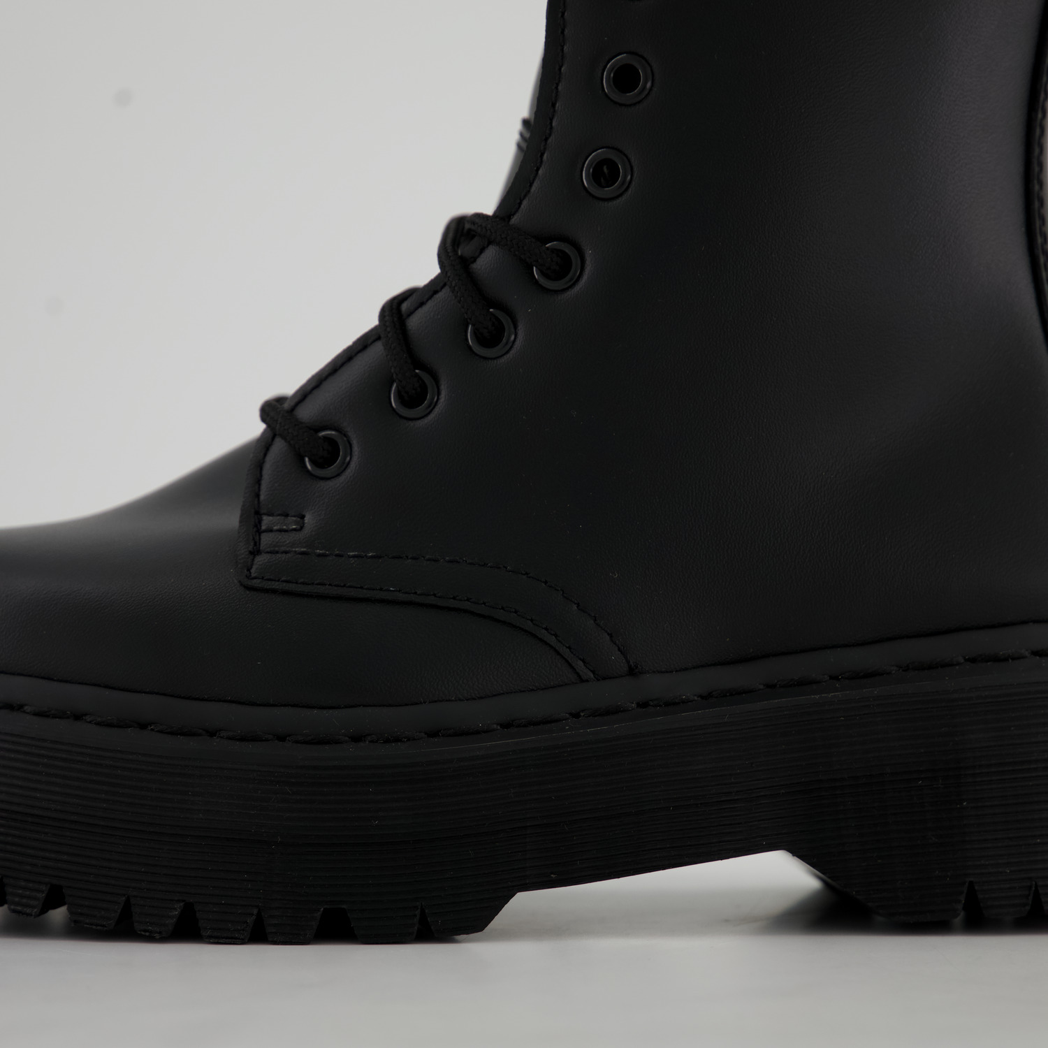 Dr. Martens V Jadon II Mono