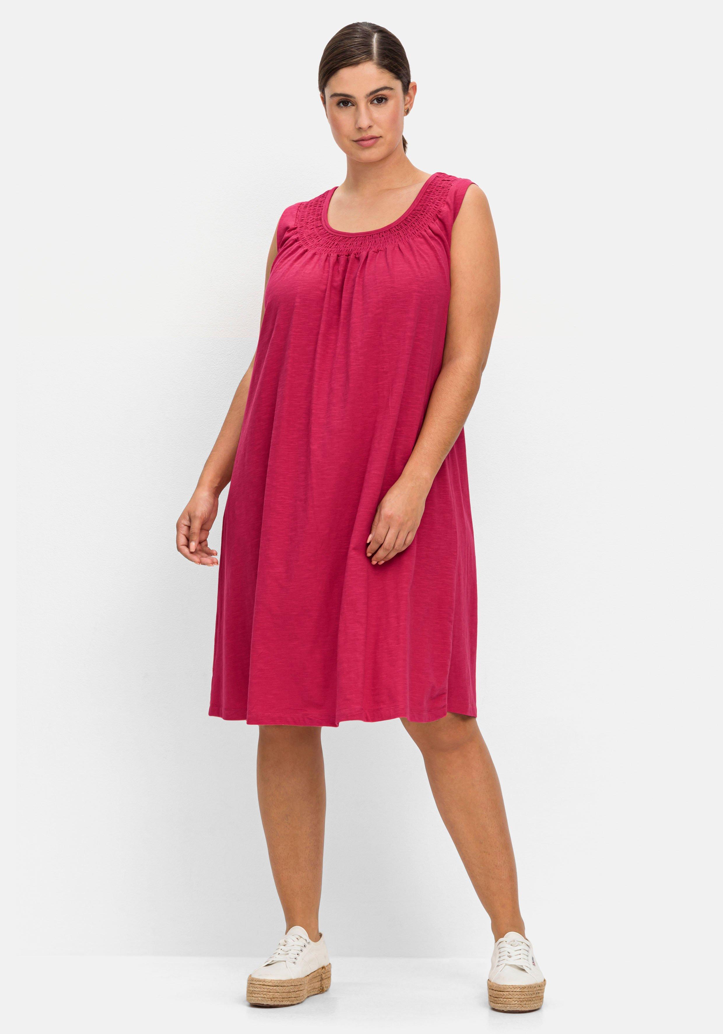 Shirtkleid mit Smok-Einsatz, in A-Linie