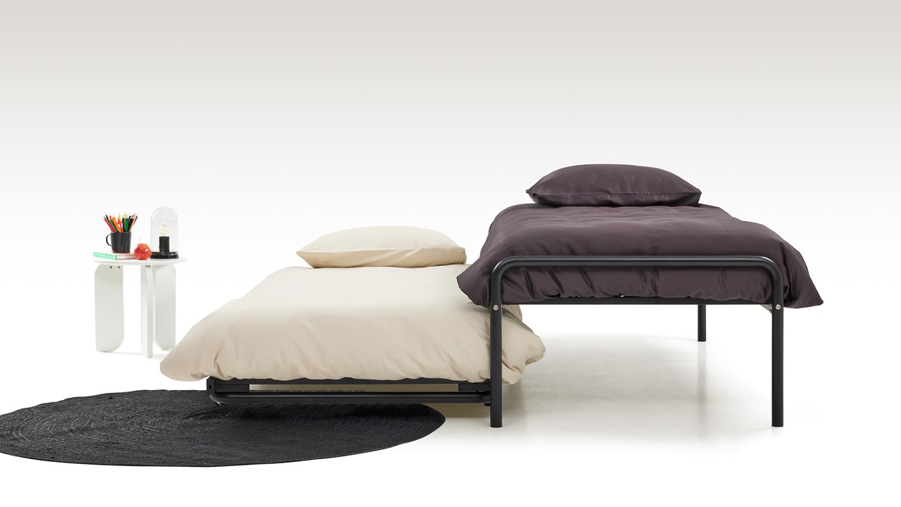 Bed met onderschuifbed Doppia zwart