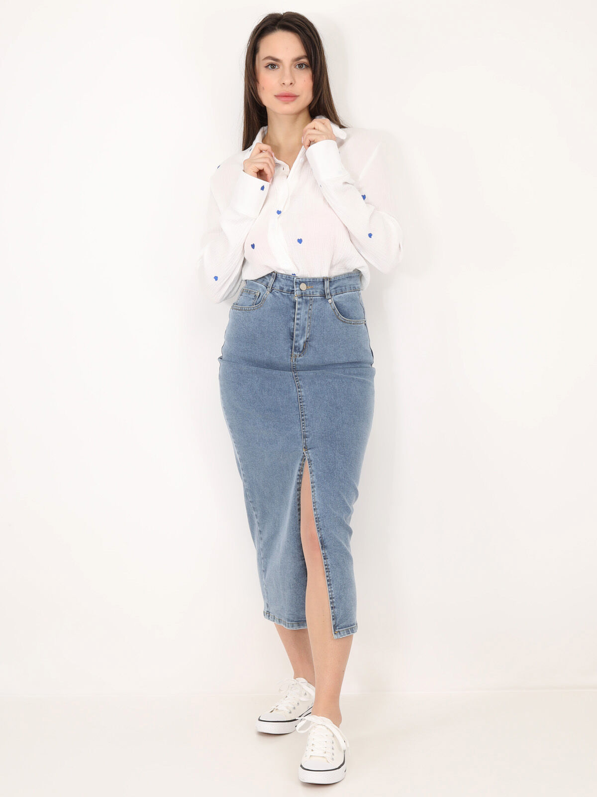 Chemise en gaze de coton avec cœurs brodés- Blanc / Bleu