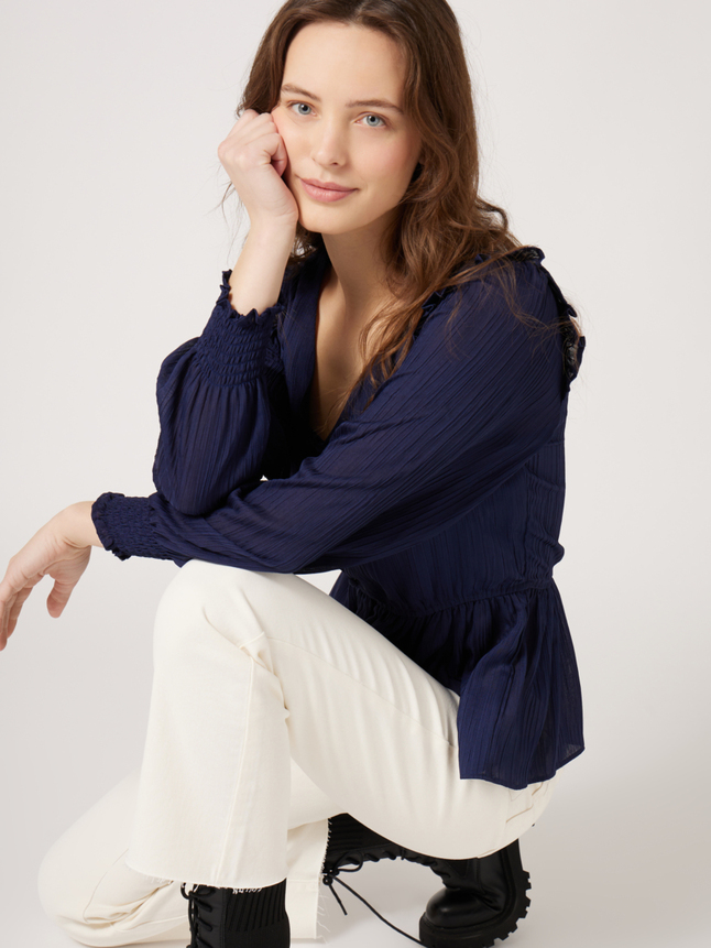 Blouse col v