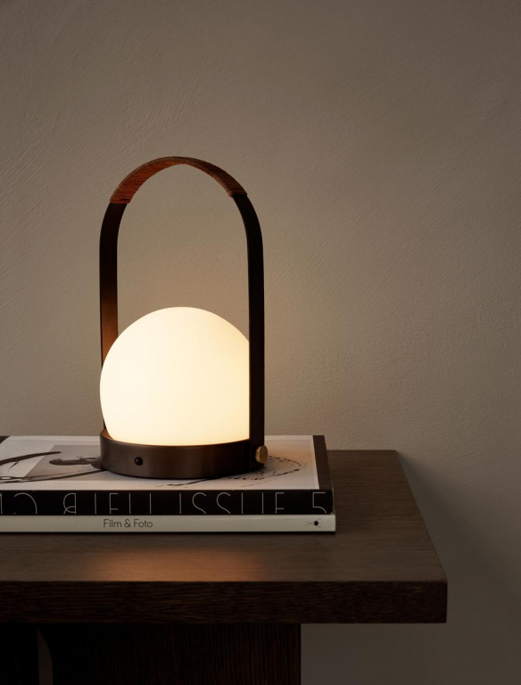 Audo Copenhagen Carrie tafellamp LED oplaadbaar Burned Red