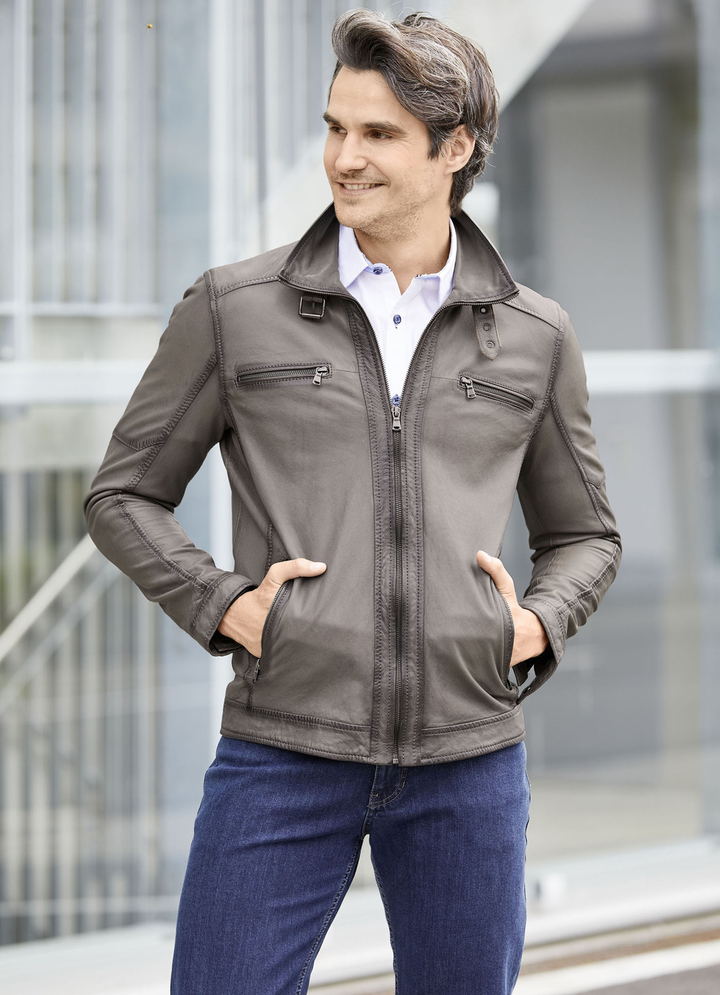 Lederkurzjacke mit Steh-Umlegekragen