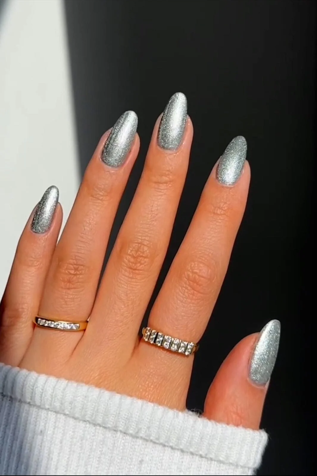 Le Mini Macaron Gel Polish silver glow