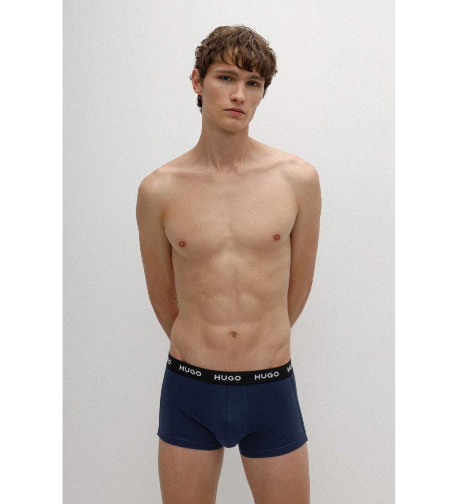Conjunto de 3 cuecas boxer HUGO com logo na cintura, cor azul marinho.
