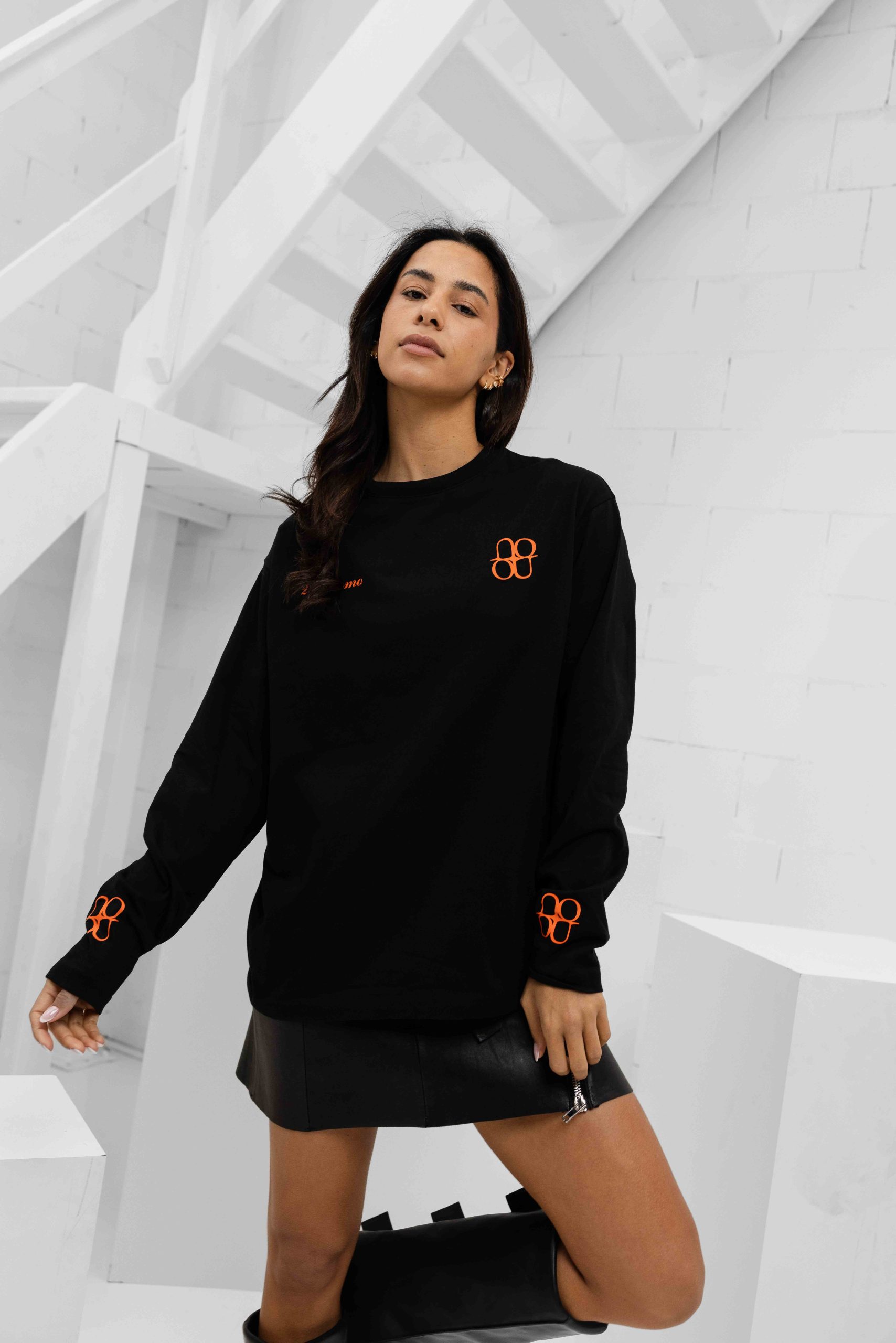 24 Uomo Symbol Longsleeve Shirt Dames Zwart/Oranje