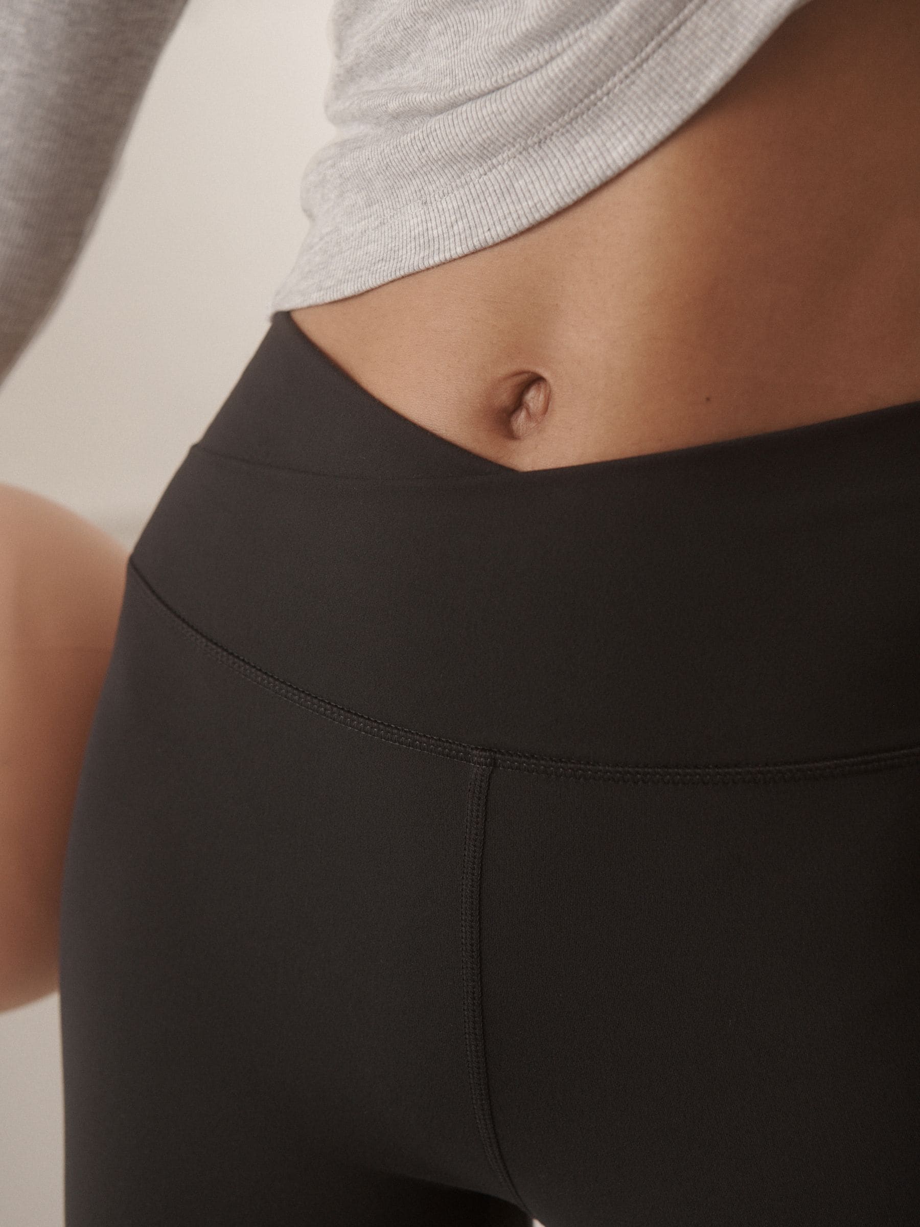 Zwart - Active Balance Wrap Front Flared Leggings