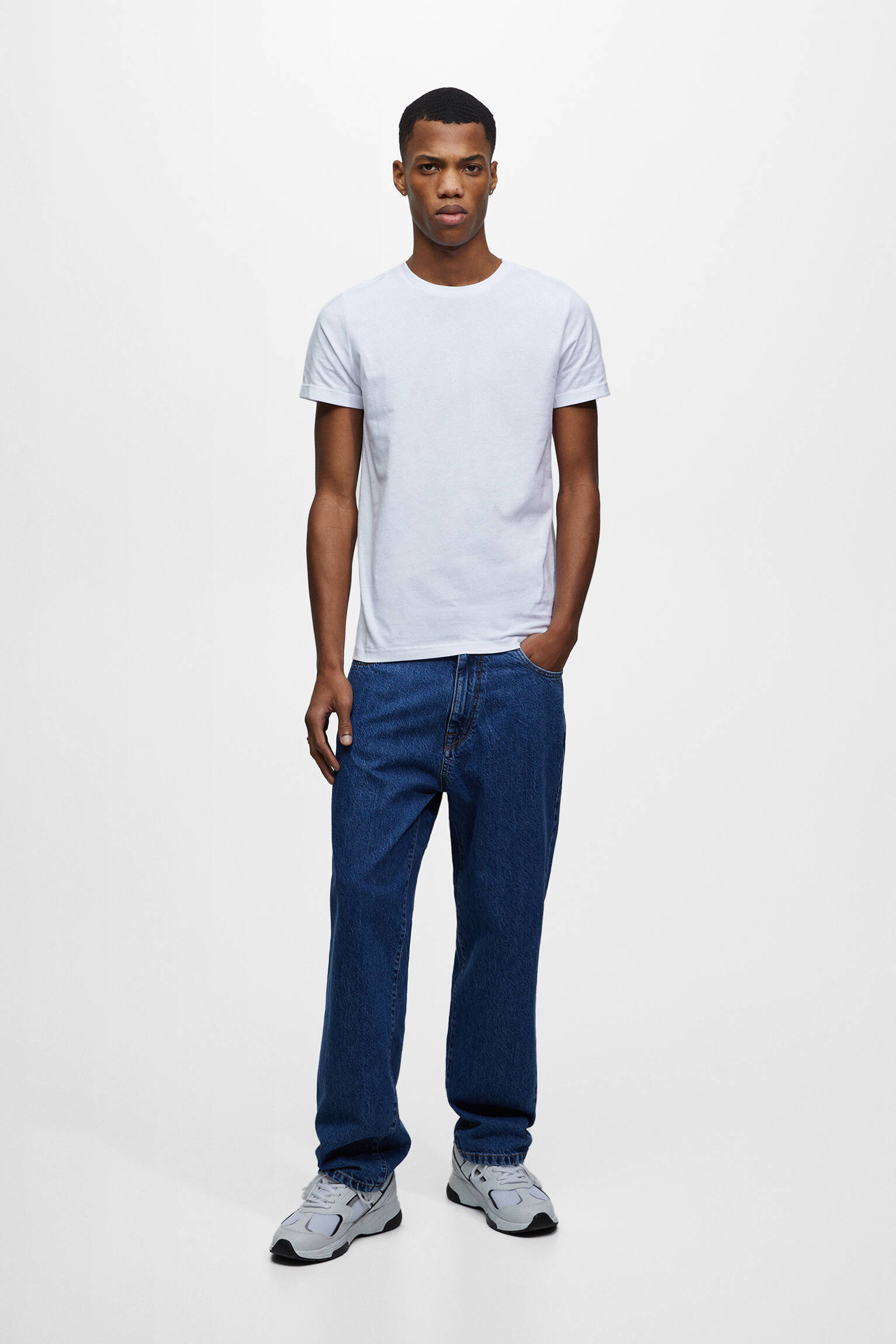 CAMISETA BÁSICA CORTE MUSCULAR - BRANCA