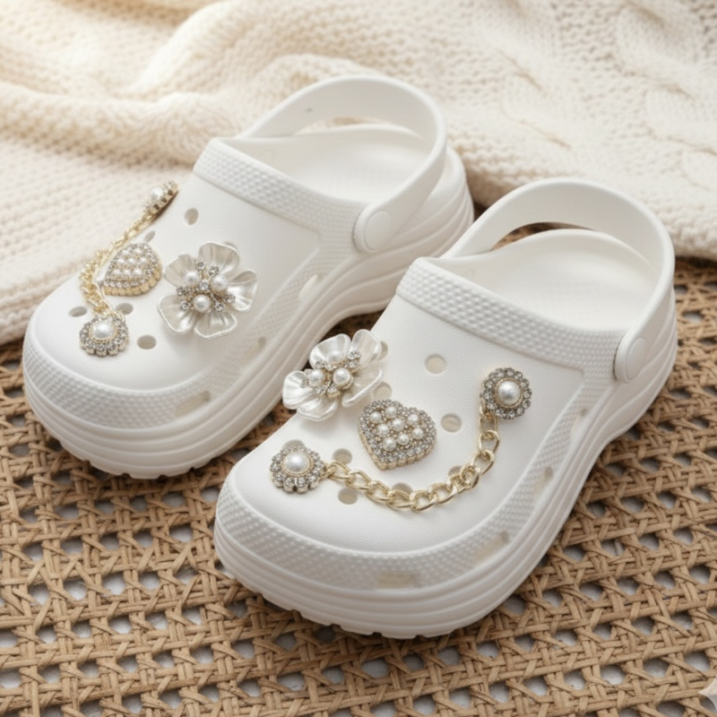 Luxe charm clogs - wit
