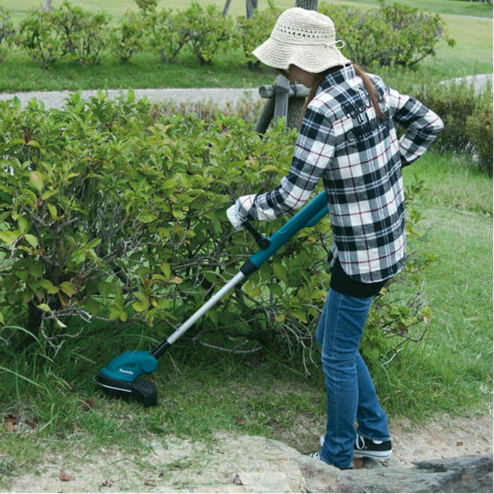 Coupe-herbe à poignée orientable sans fil - 18 v li-ion - 3,1 kg (produit seul)