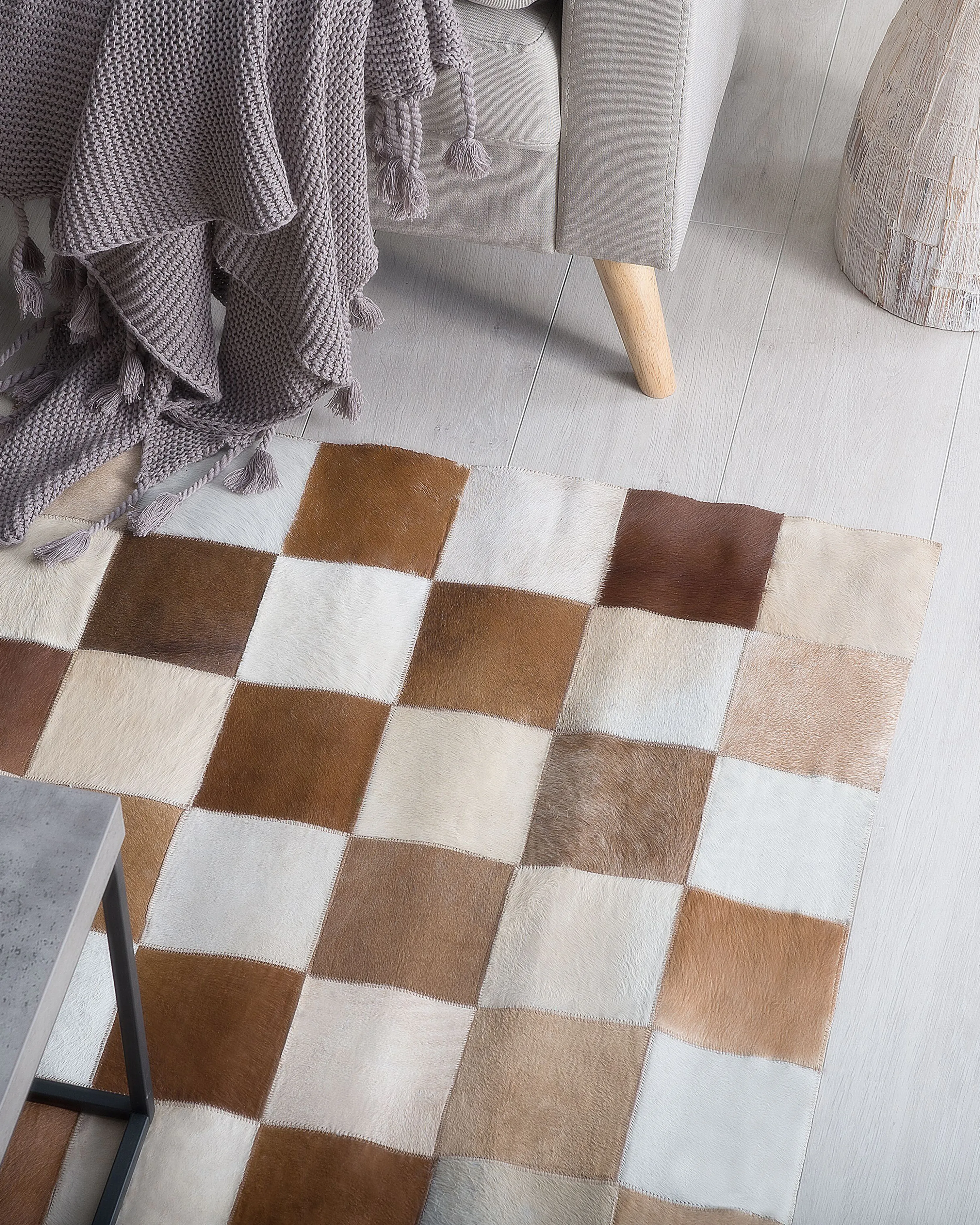 Vloerkleed SOLMAZ Beige 140 x 200 cm Leer