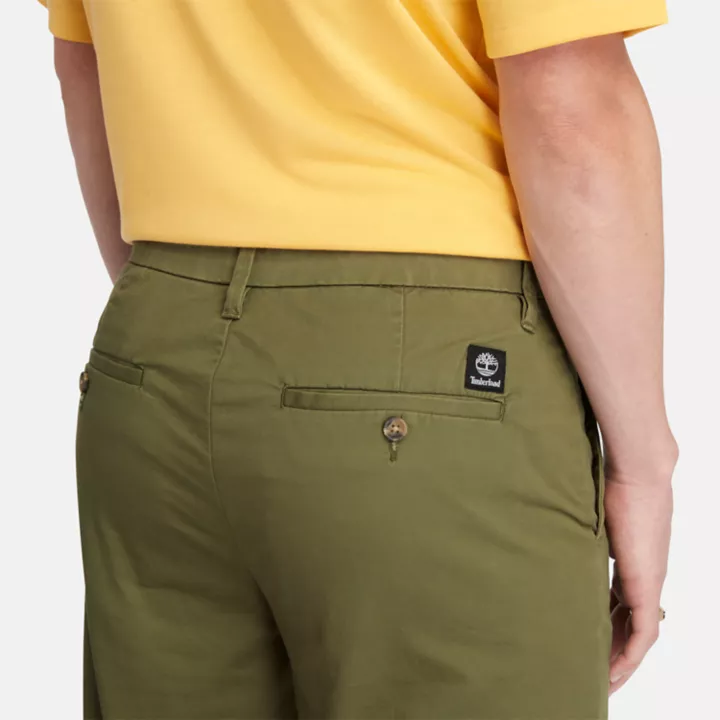 Short chino en sergé extensible pour homme en vert