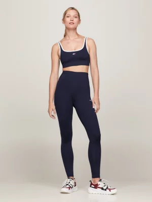 Calça legging esportiva essencial, comprimento total e modelagem justa.