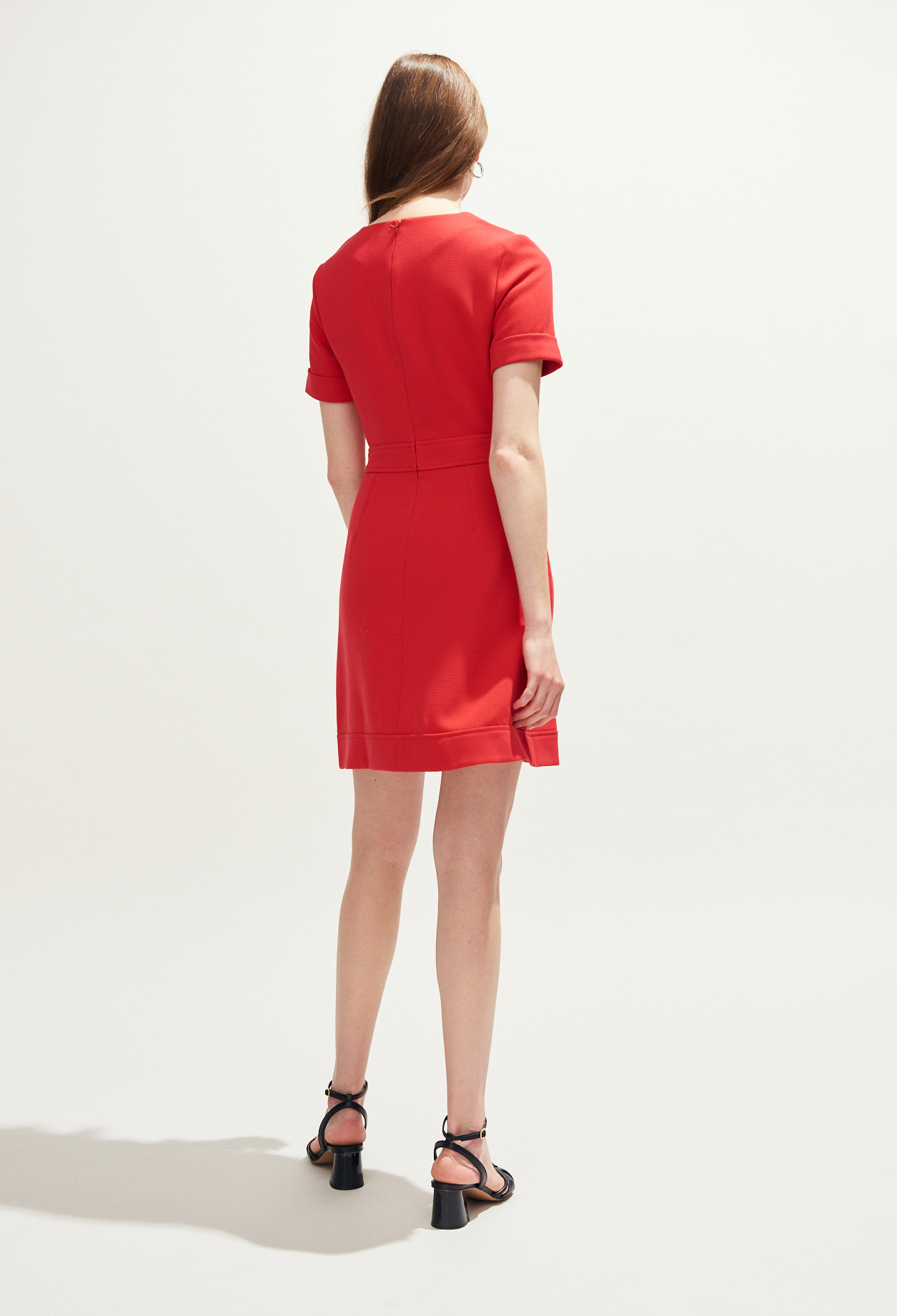 Robe manches courtes structuree