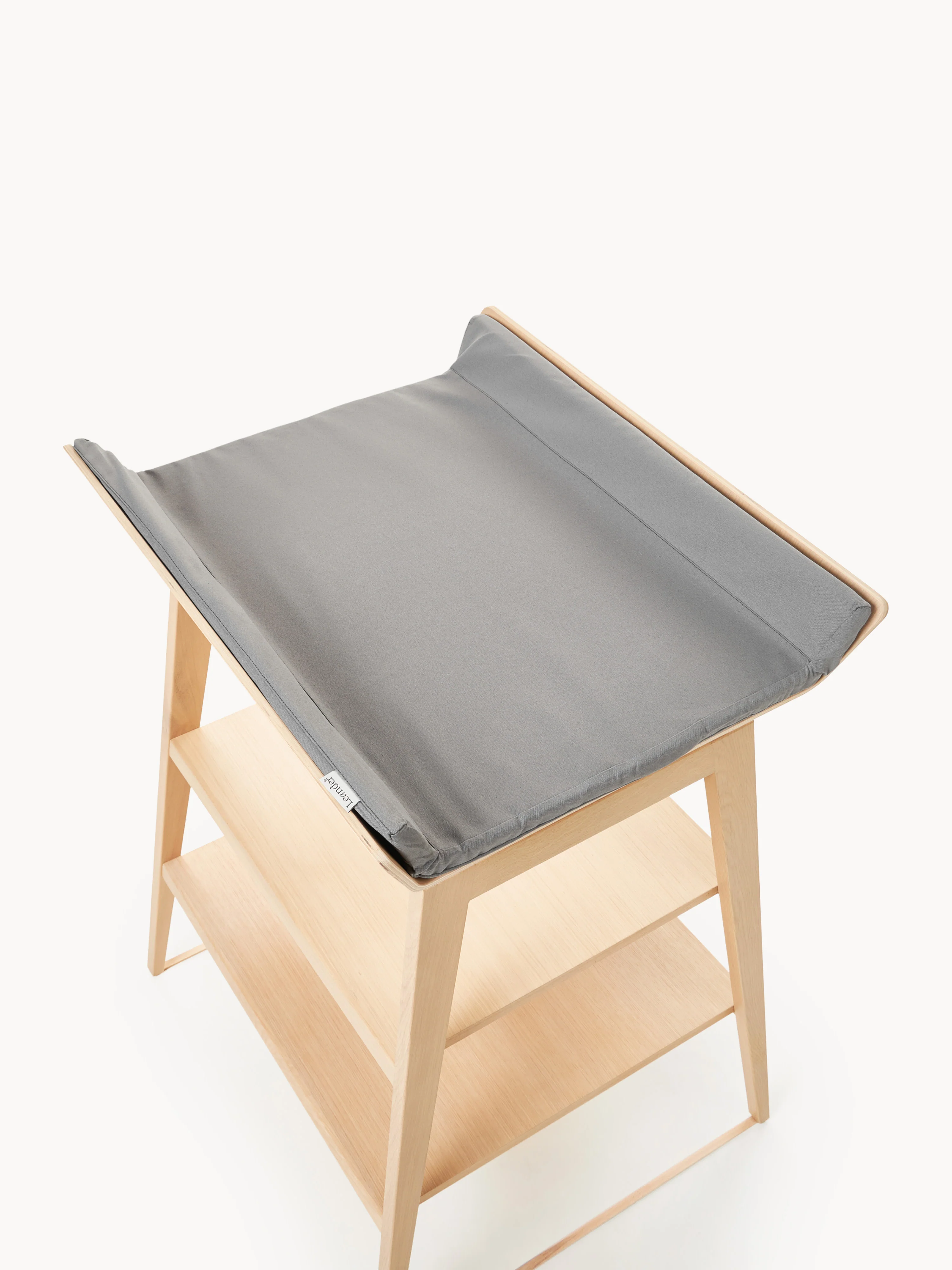 Kussenhoes voor de aankleedtafel Leander Linea