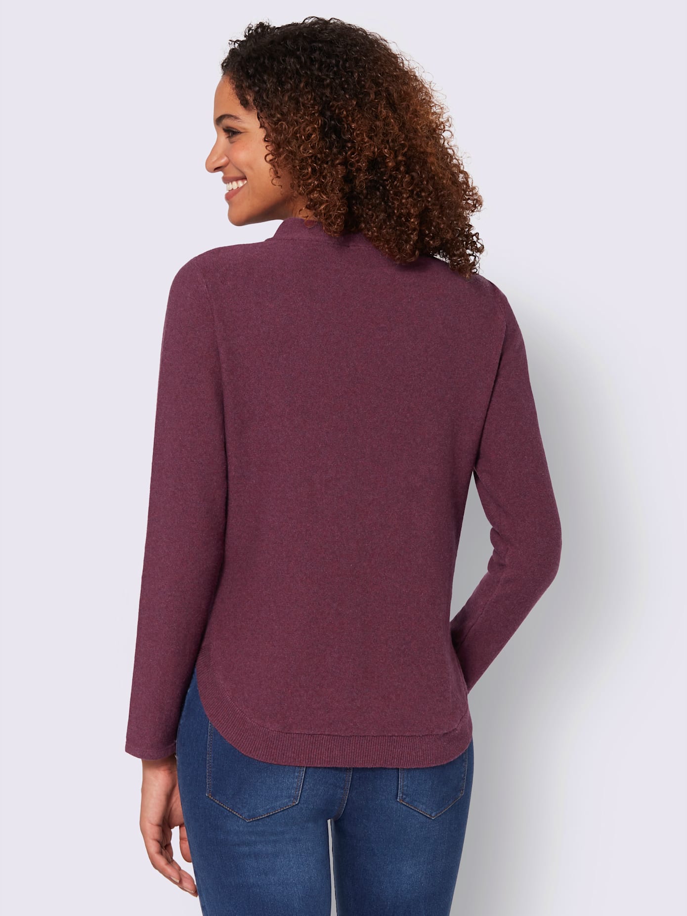 Pull femme léger col montant ourlet arrondi avec finitions côtelées