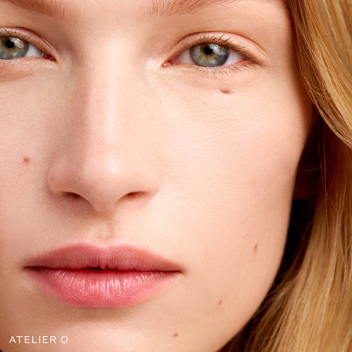 Vital Skin Foundation Stick Atelier 0