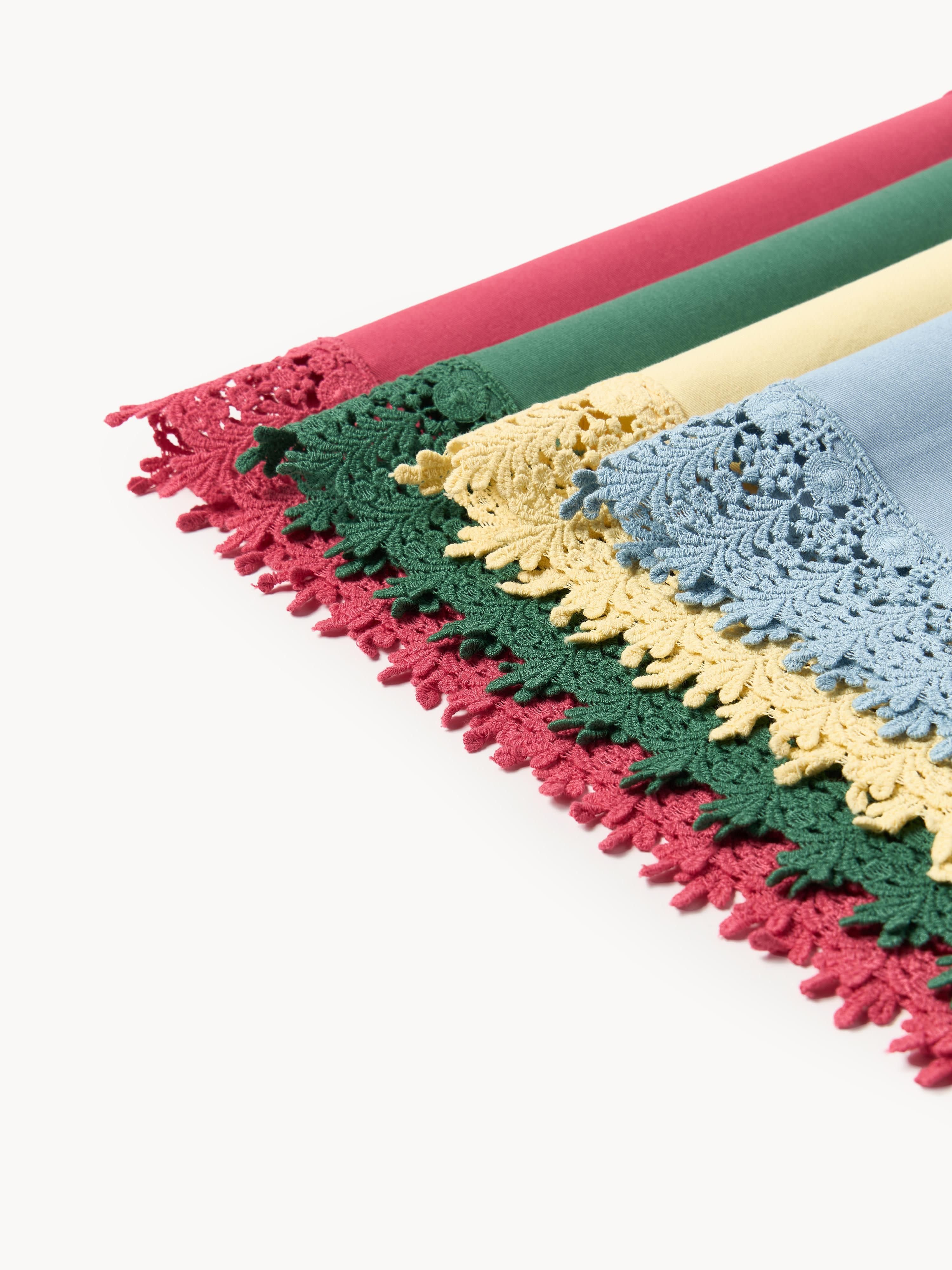 Tafelloper Flavia met kantrand