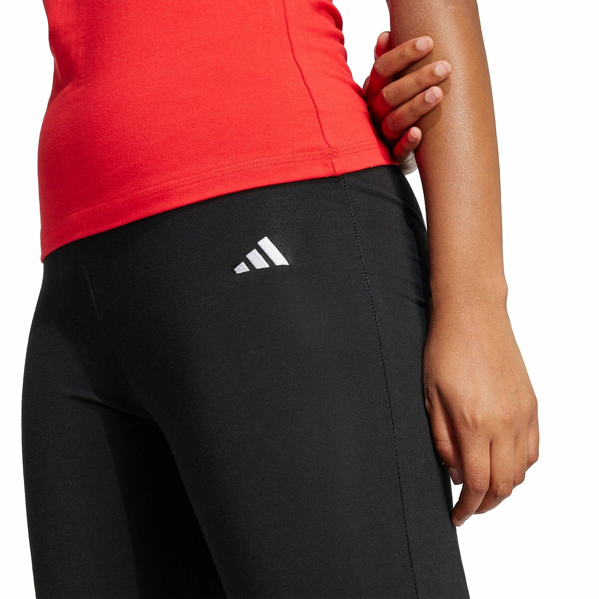 Calças esportivas Adidas com pequeno logotipo Essentials