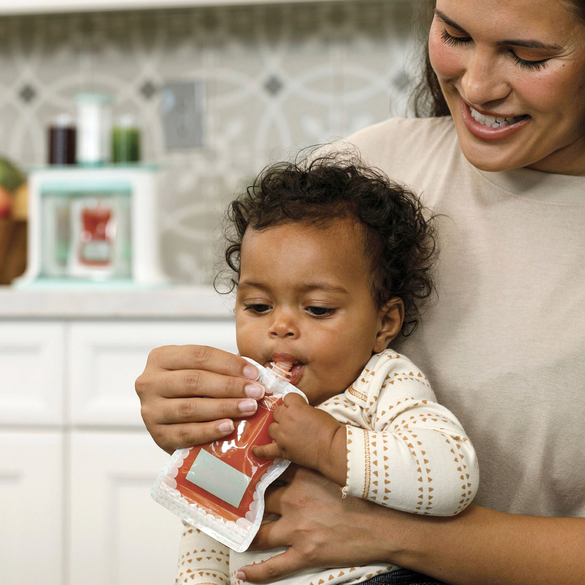 Infantino Squeeze Station