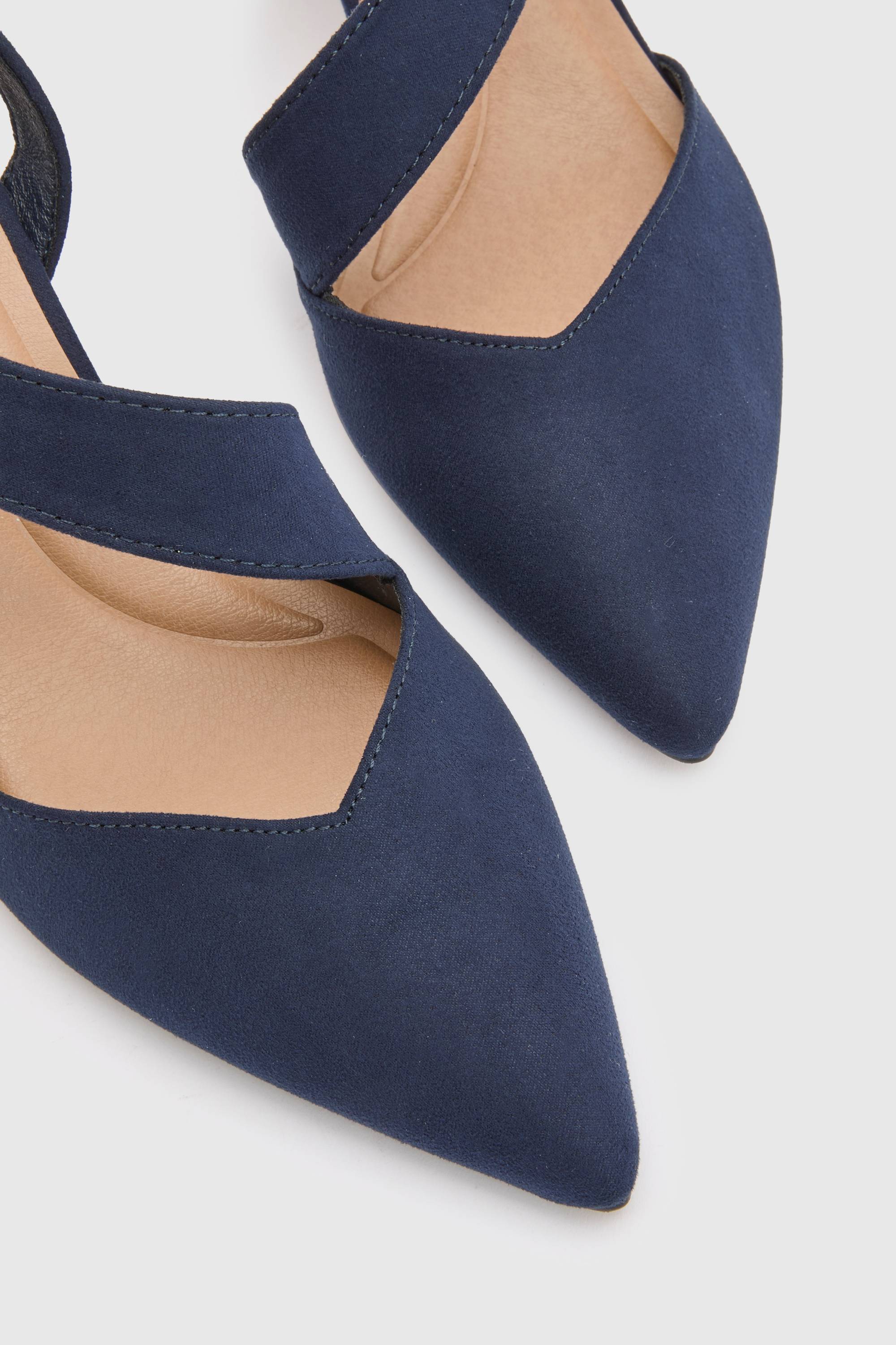 Wallis Chaussures De Ville Evelyn À Talon Bobine Avec Bride Arrière Asymétrique Et Confort Chaussette