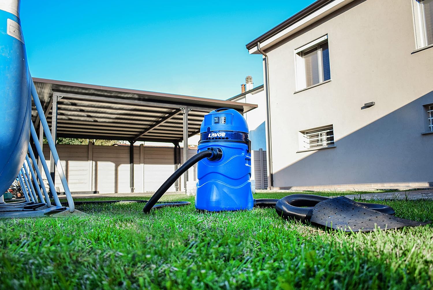 LAVOR Pool-Staubsauger SWIMMY, für die praktische Reinigung von Pools aller Art. 1600 Watt max, 27 kPa, 70 l/s, 35-Liter-Tank