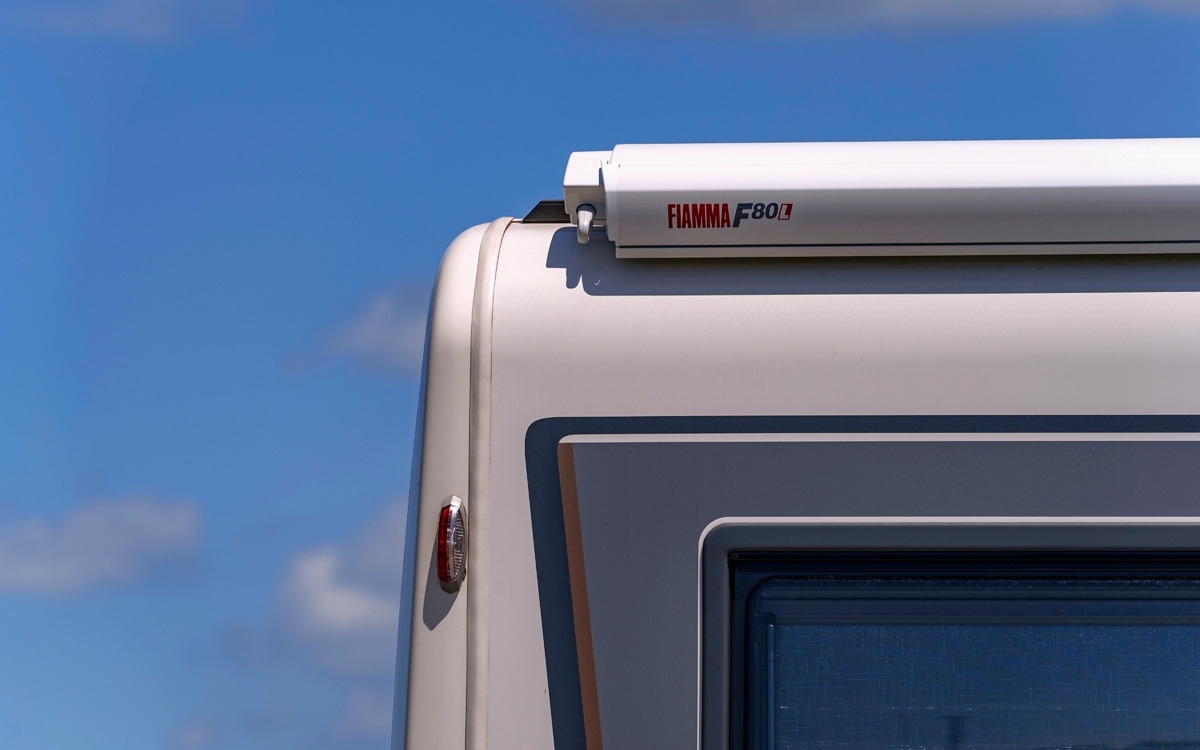 Fiamma F80L Markise Polar White / Royal Grey 550 cm