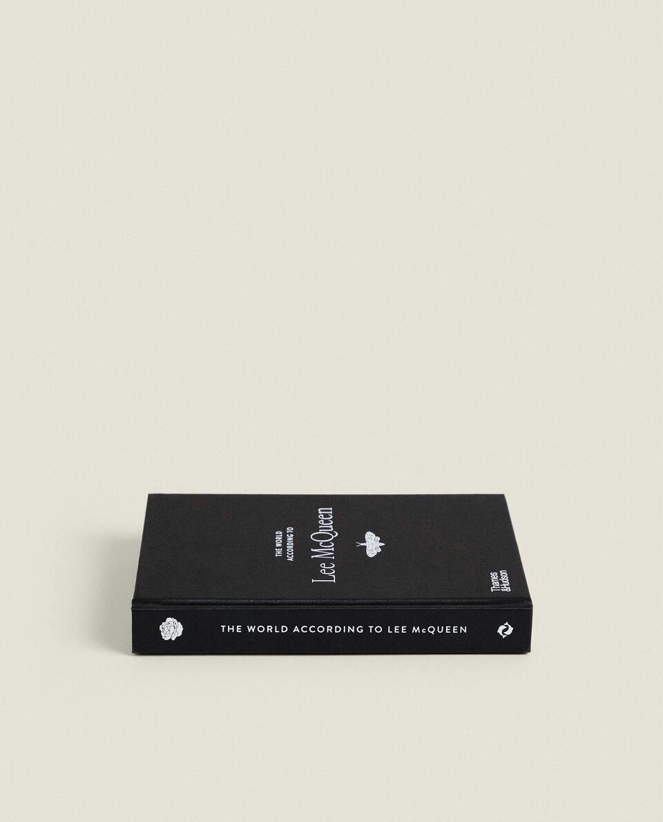 O MUNDO SEGUNDO LEE MCQUEEN (LIVRO)