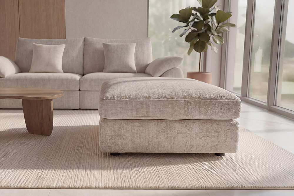 Großer Hocker SOHO 100cm beige Chenillestoff Polsterhocker mit Wellenunterfederung