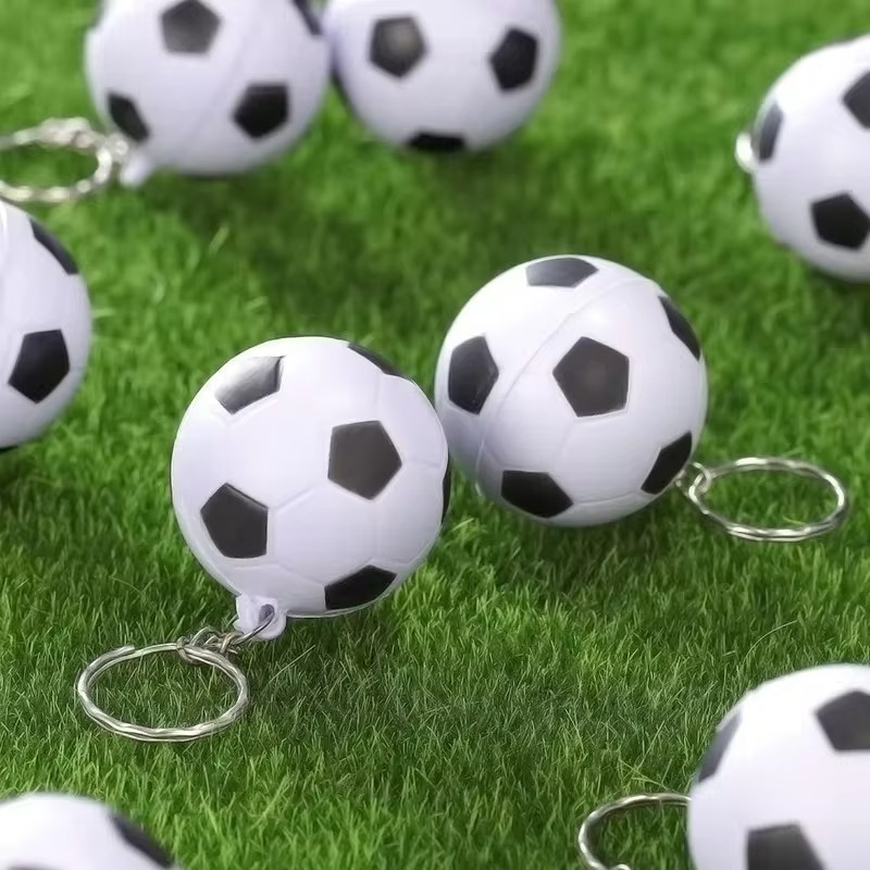 Schaumstoff 3D Fussball Schlüsselanhänger Accessoire mit Spaltring - Schwarz / Weiss