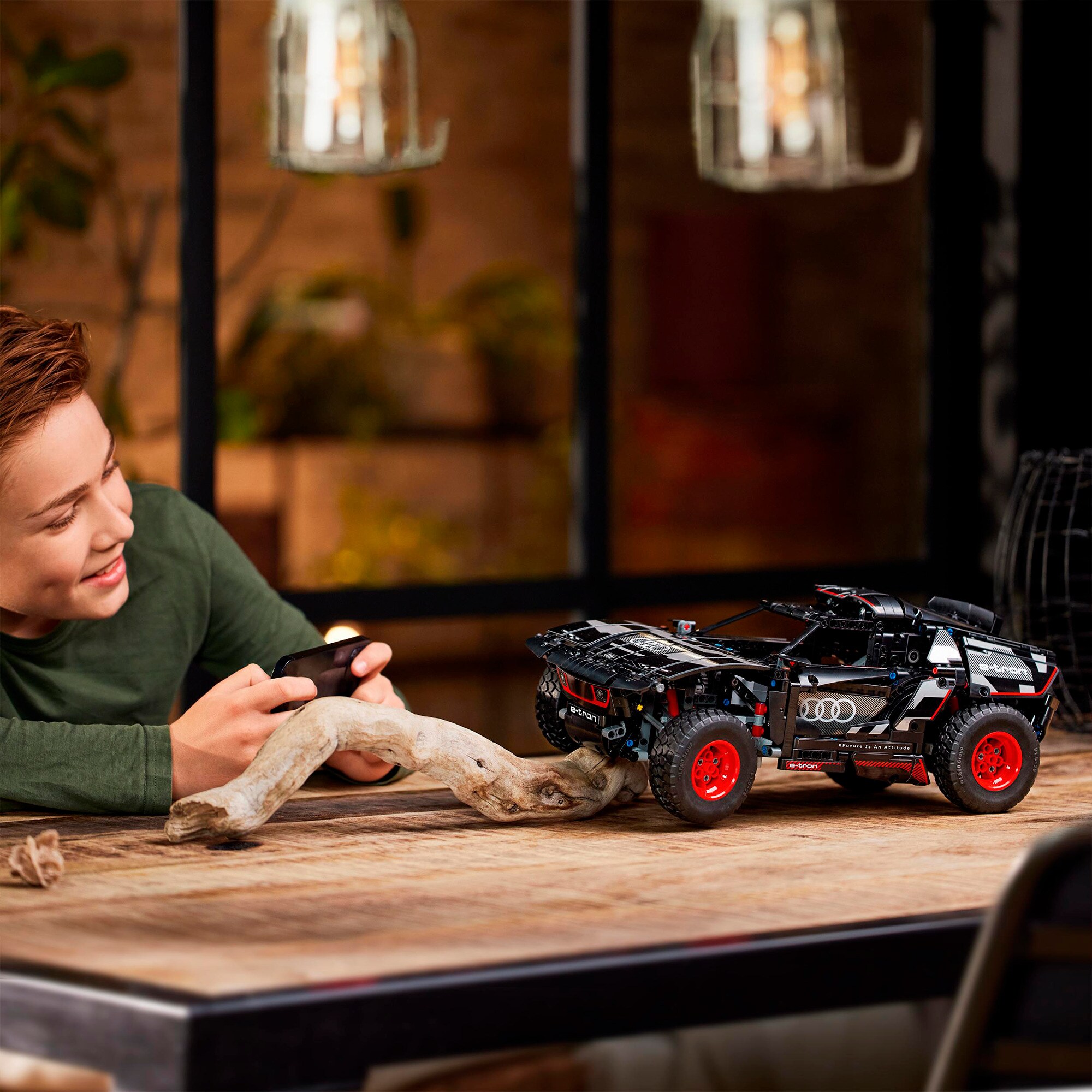 LEGO Konstruktionsspielzeug Technic Audi RS Q e-tron