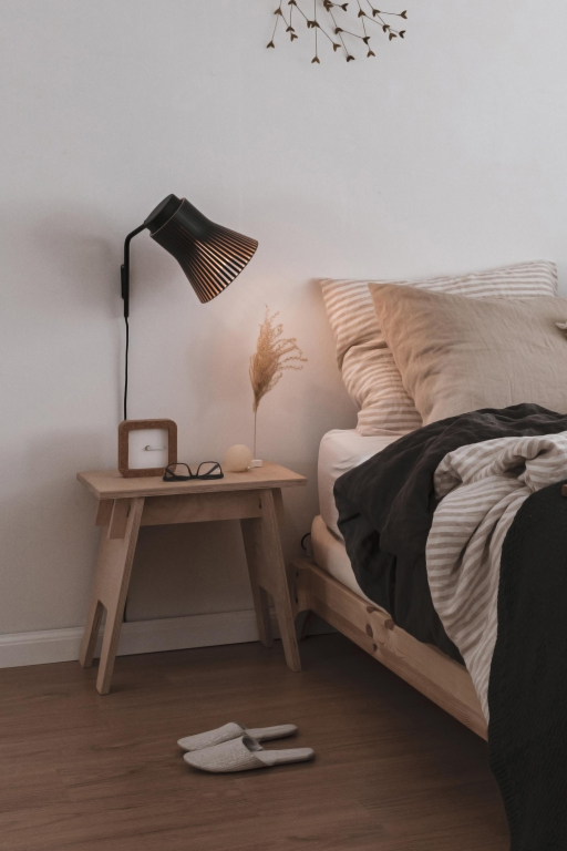 Secto Design Petite 4630 wandlamp walnoot