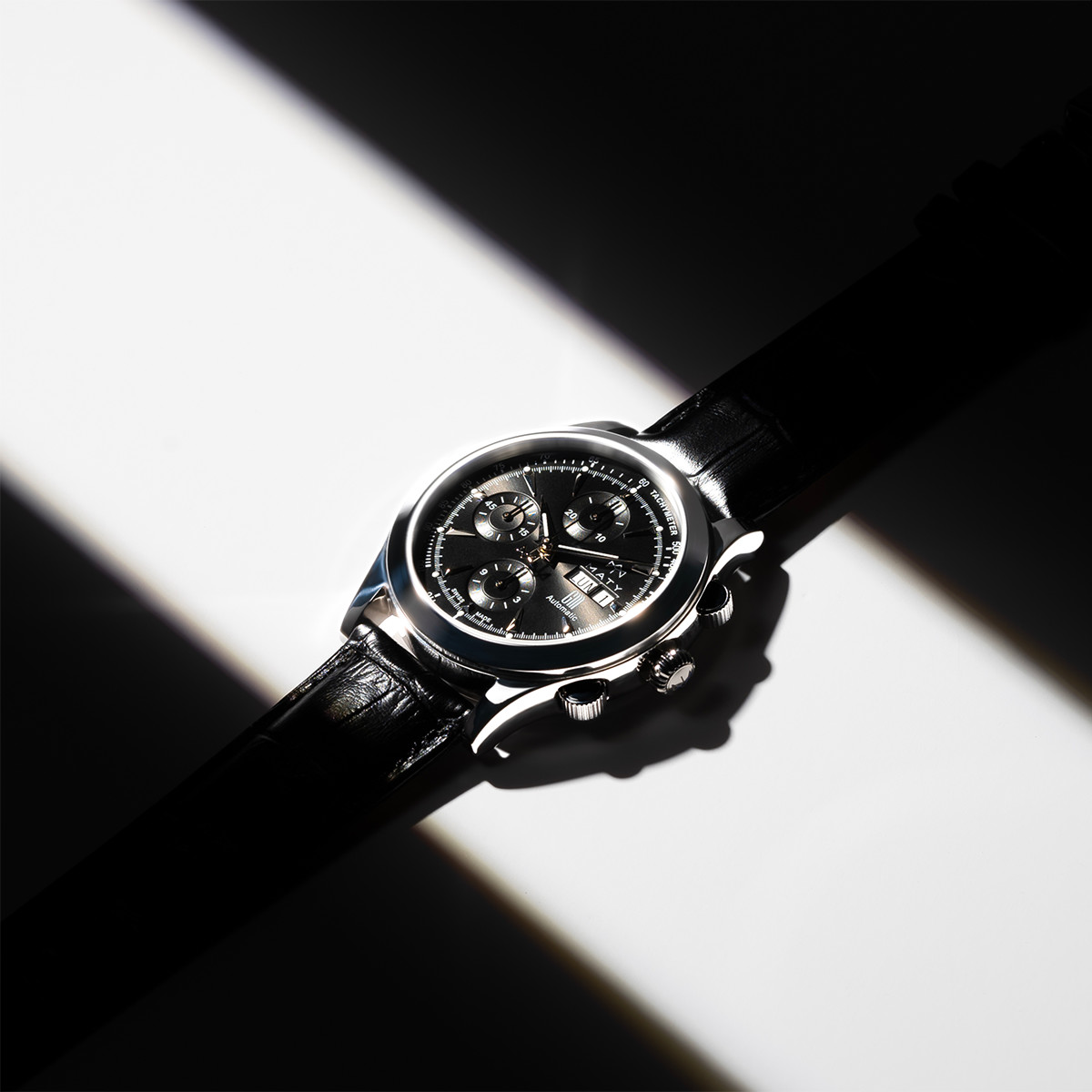 Montre MATY GM automatique chronographe cadran noir bracelet cuir noir