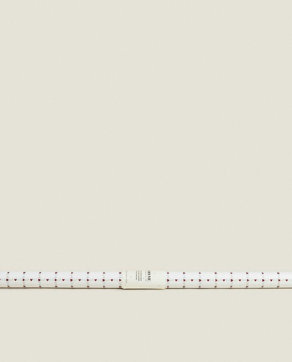 PAPEL DE EMBRULHO DE NATAL COM CORAÇÕES