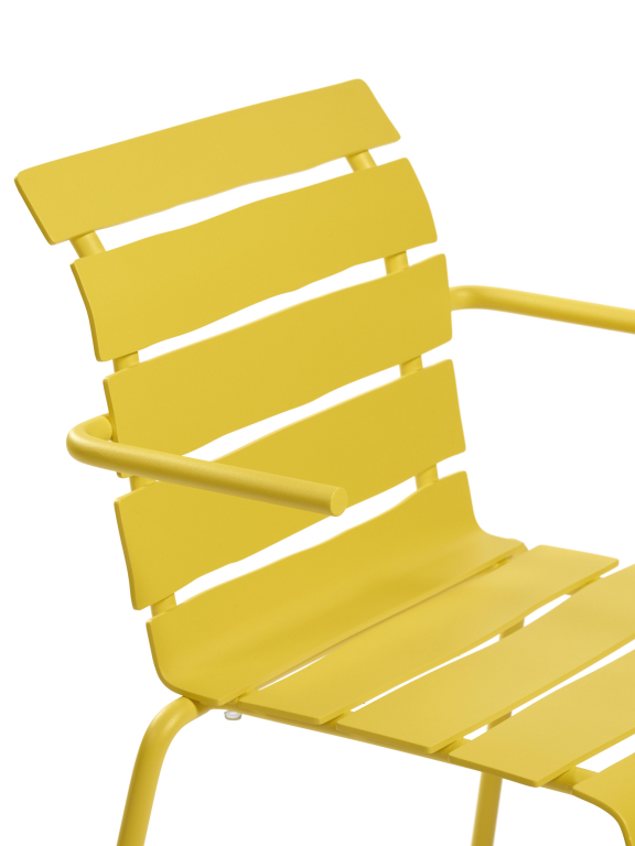 Valerie Objects Aligned tuinstoel met armleuning off white