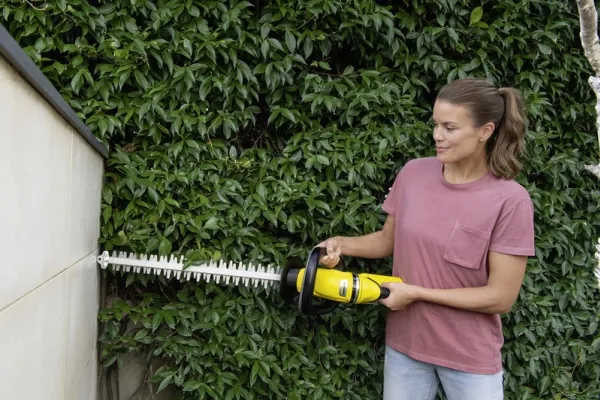 Kärcher HGE 18-50 - Hæktrimmer - ledningfri - 18 V - 2.5 Ah - 50 cm - tandmellemrum: 22 mm - 2.9 kg