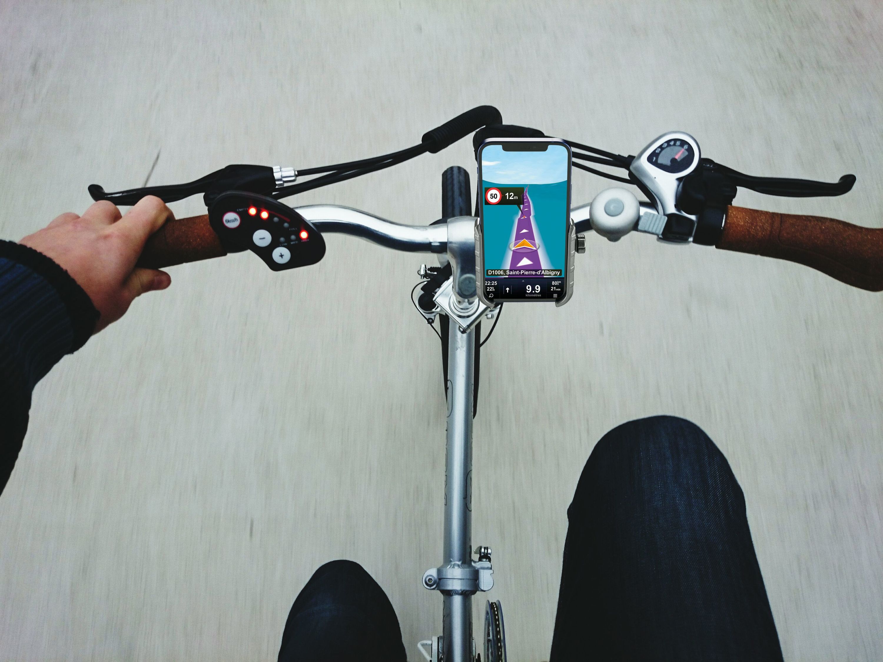 SUPORTE DE TELEMÓVEL CELLULARLINE PARA BICICLETA E MOTO