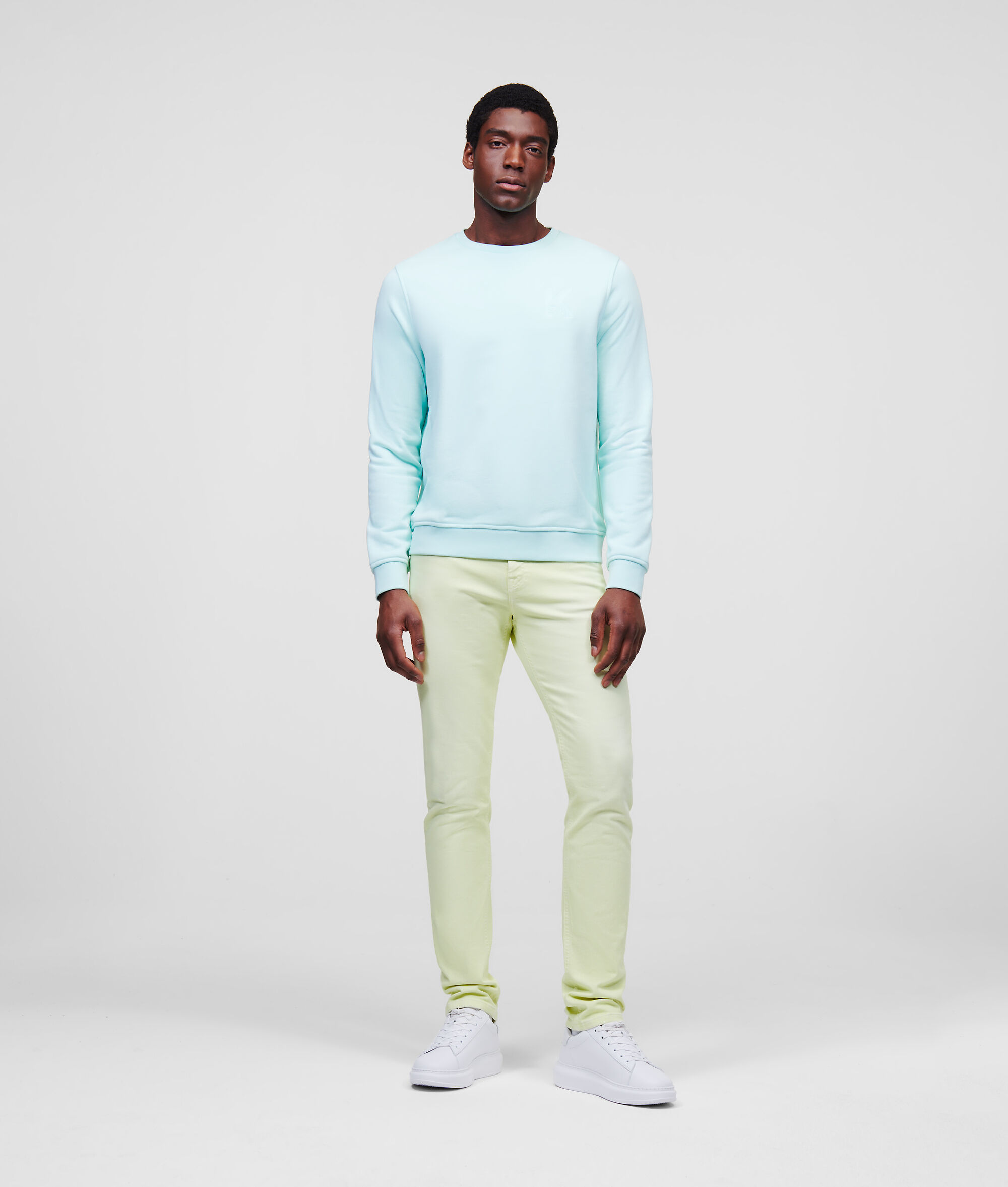 Sweat-shirt avec logo brodé