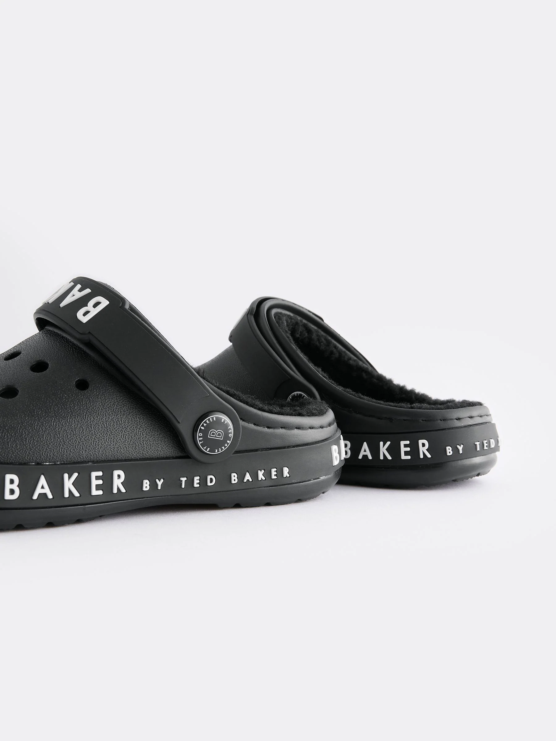 Baker by Ted Baker met borg gevoerde klomppantoffels voor jongens