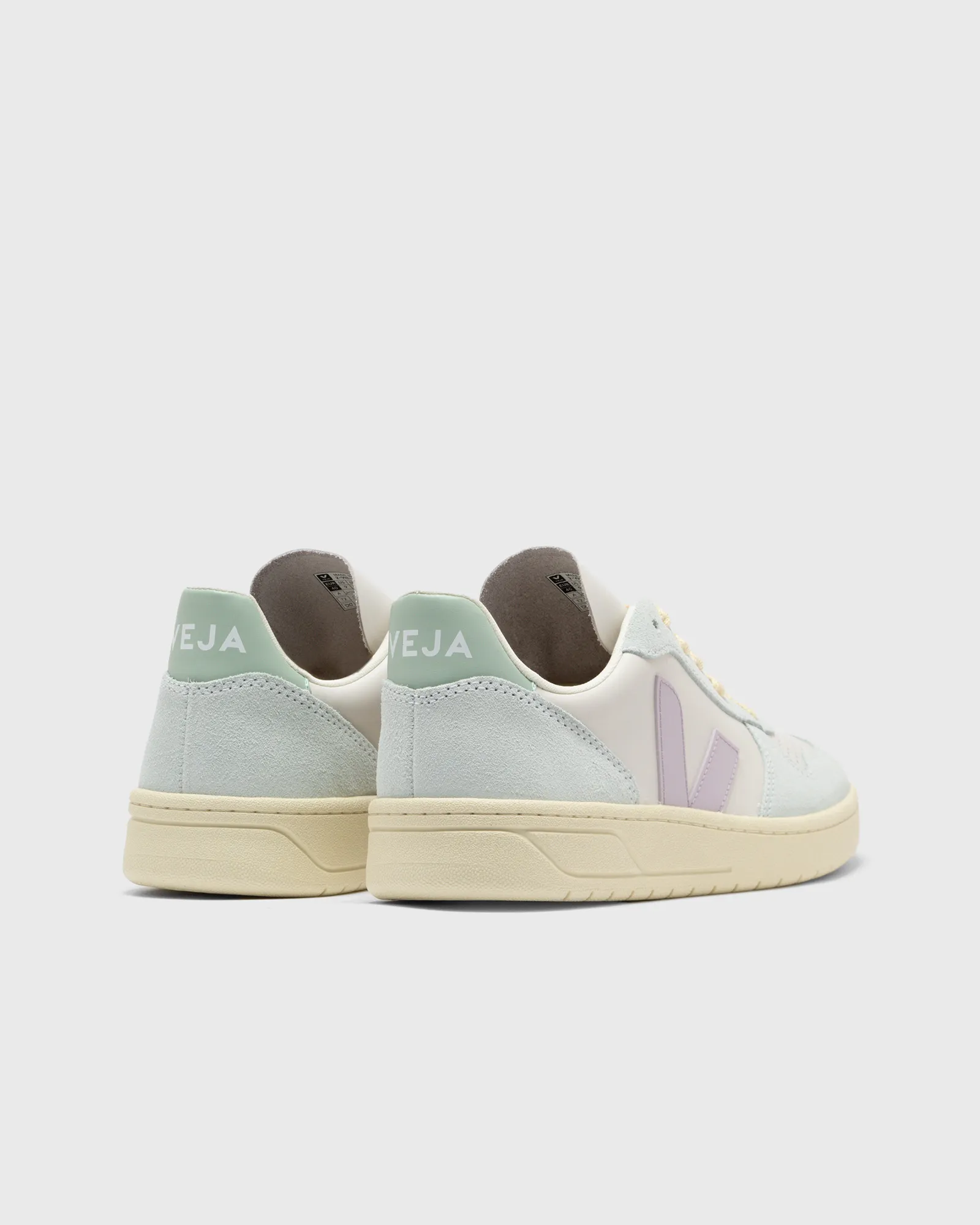 Veja V-10 LEATH